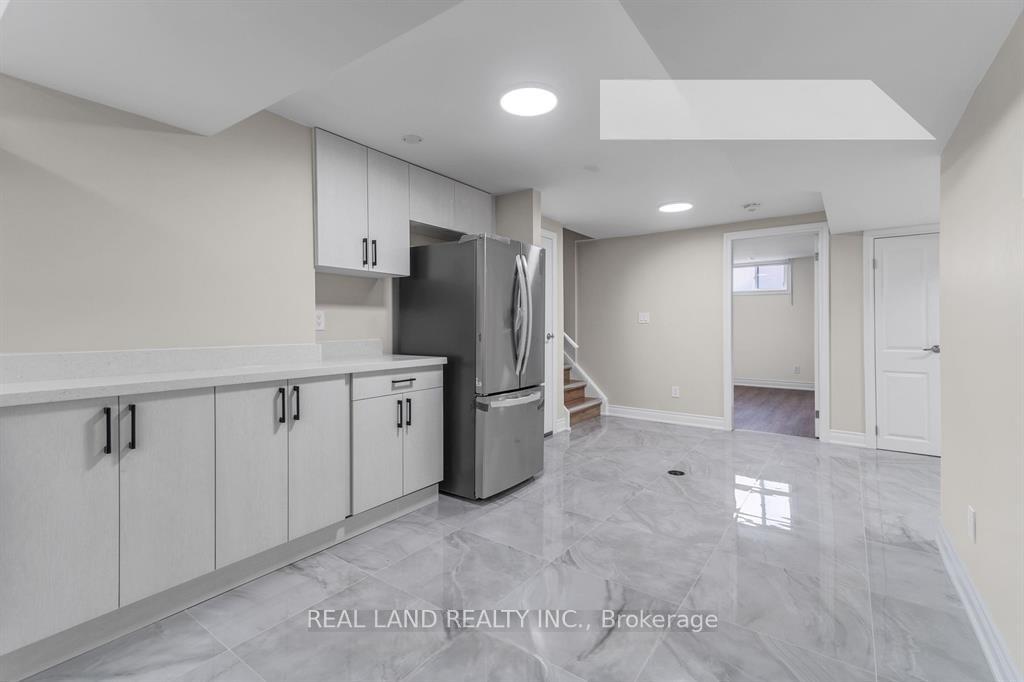 Photo 15 of Unit Lower, 360 Chantenay Drive, Mississauga, Cooksville — HOMEH