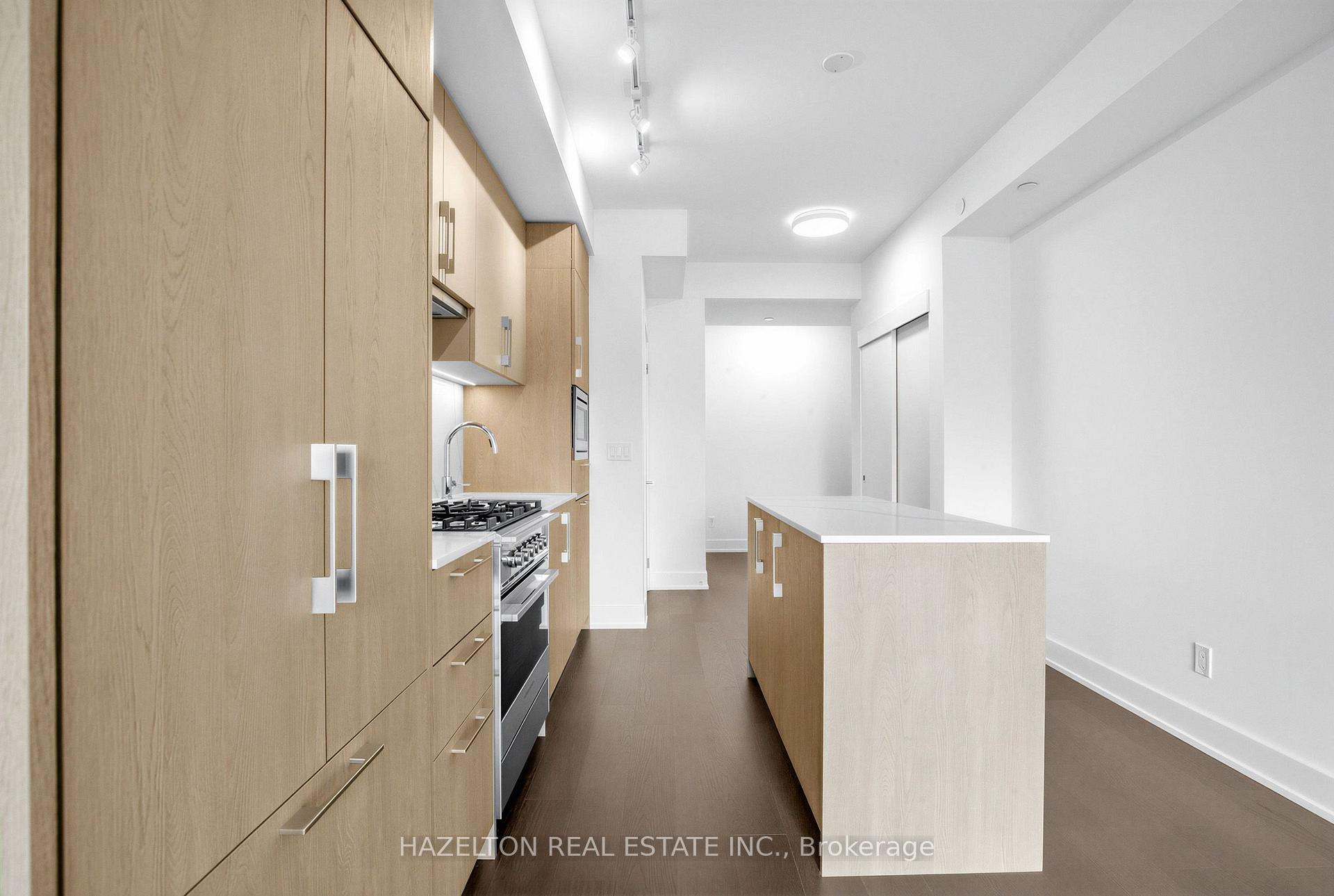 Photo 2 of Unit 711, 8 Manor Road W, Toronto, Yonge-Eglinton — HOMEH