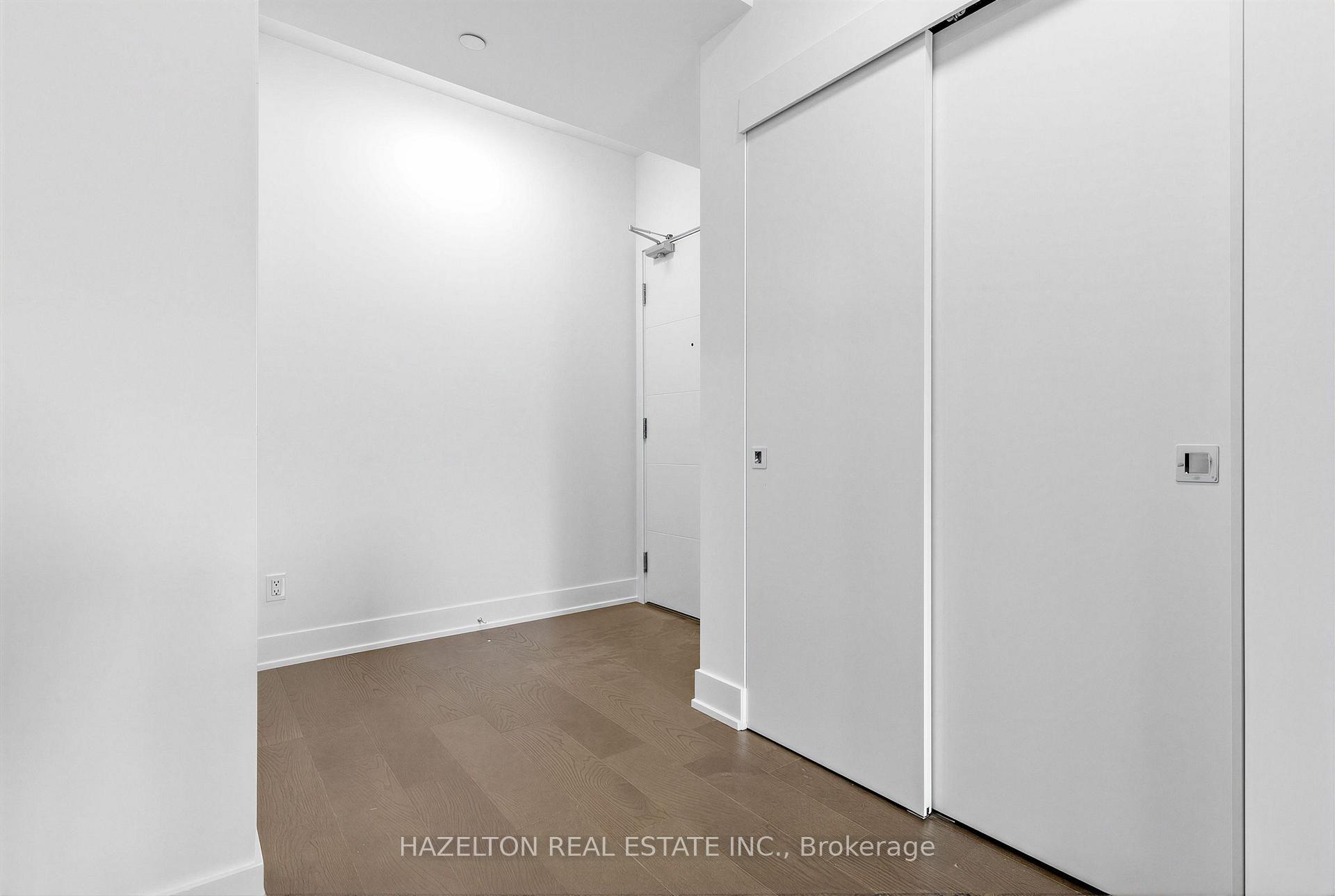Photo 6 of Unit 711, 8 Manor Road W, Toronto, Yonge-Eglinton — HOMEH