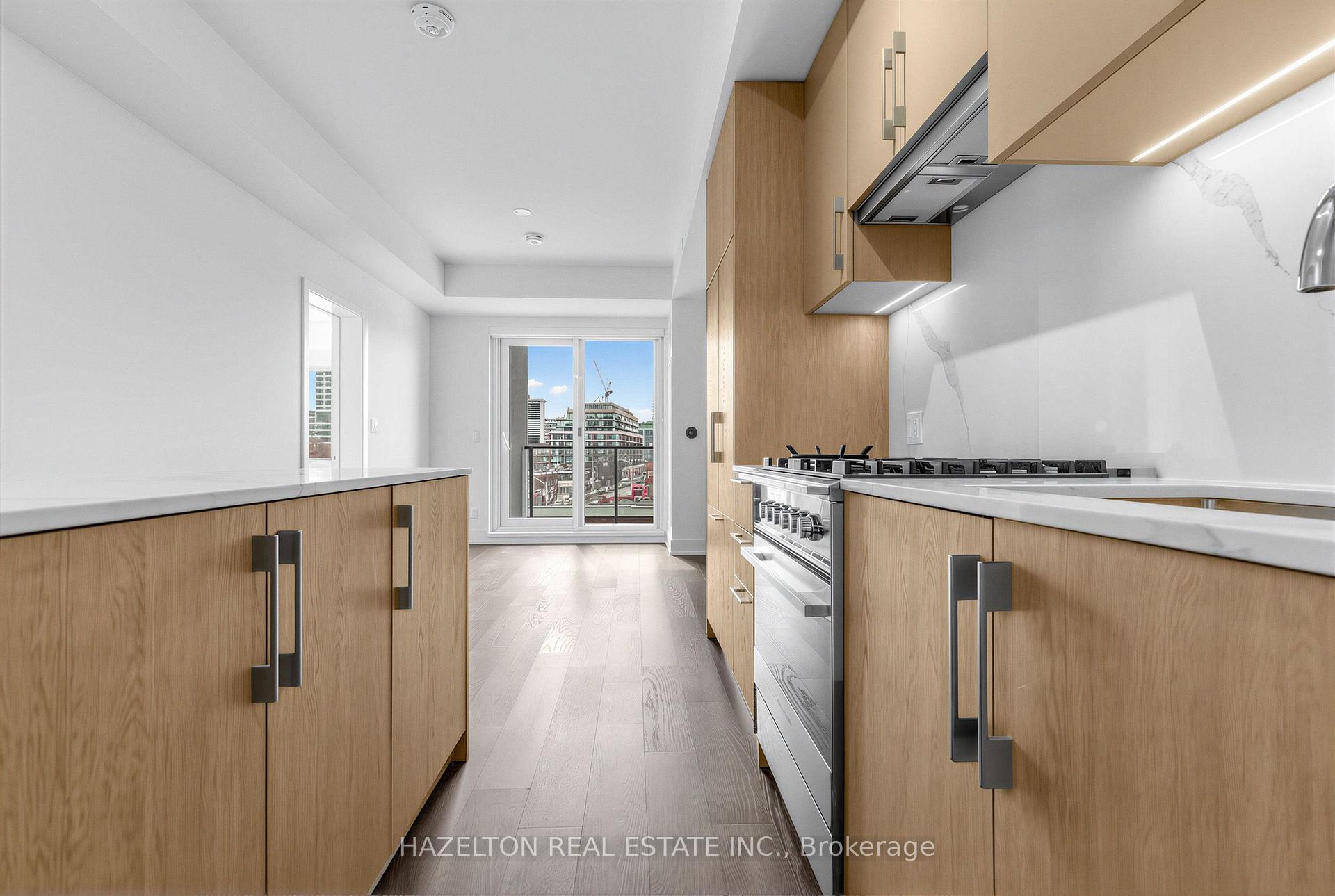 Photo 7 of Unit 711, 8 Manor Road W, Toronto, Yonge-Eglinton — HOMEH