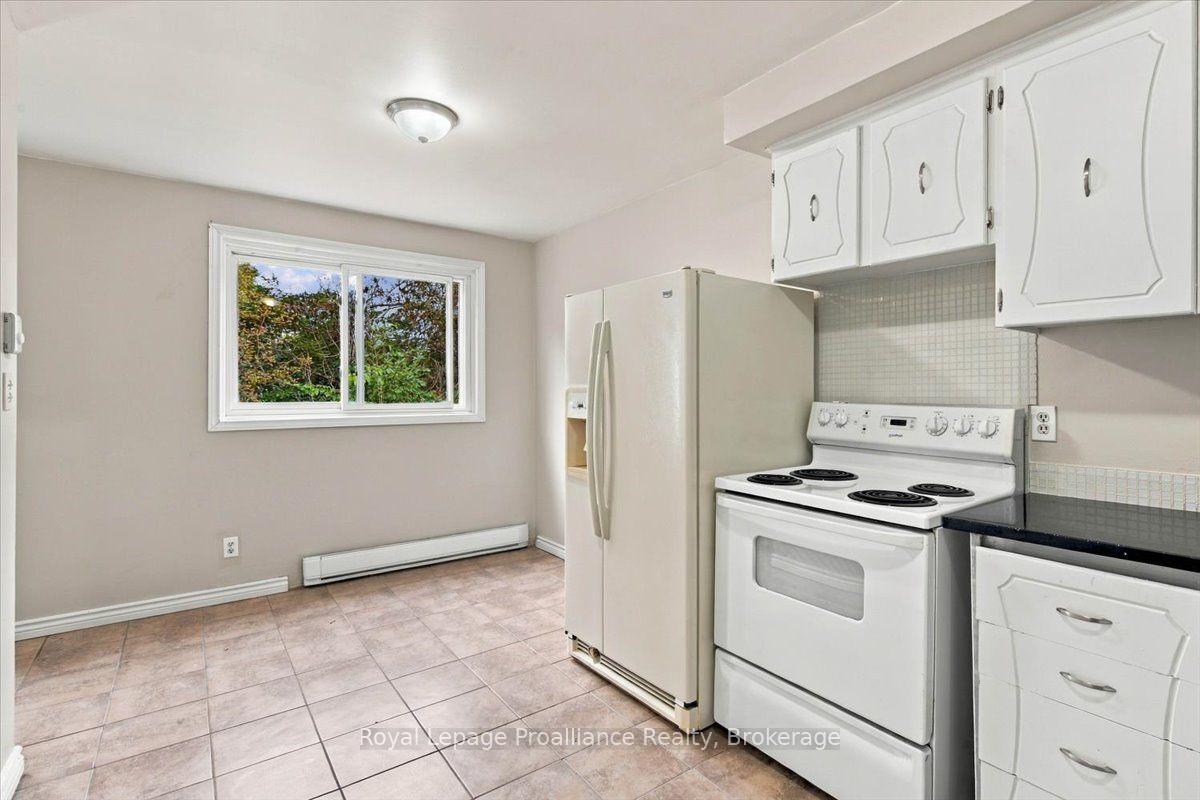 Photo 8 of Unit 3, 11 Tracey Park Drive, Belleville, Belleville Ward — HOMEH
