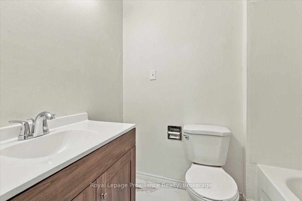 Photo 24 of Unit 3, 11 Tracey Park Drive, Belleville, Belleville Ward — HOMEH