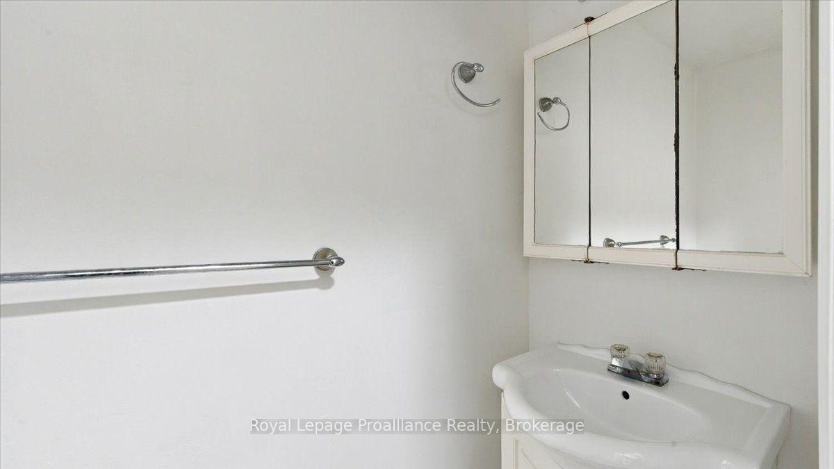 Photo 27 of Unit 3, 11 Tracey Park Drive, Belleville, Belleville Ward — HOMEH