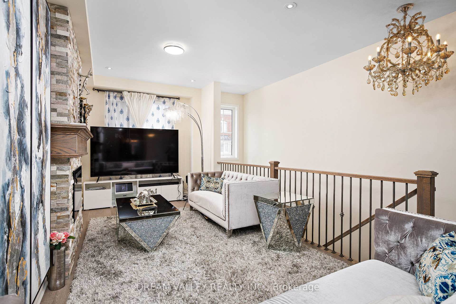 Photo 4 of 88 Jolly Way S, Scarborough, Dorset Park — HOMEH