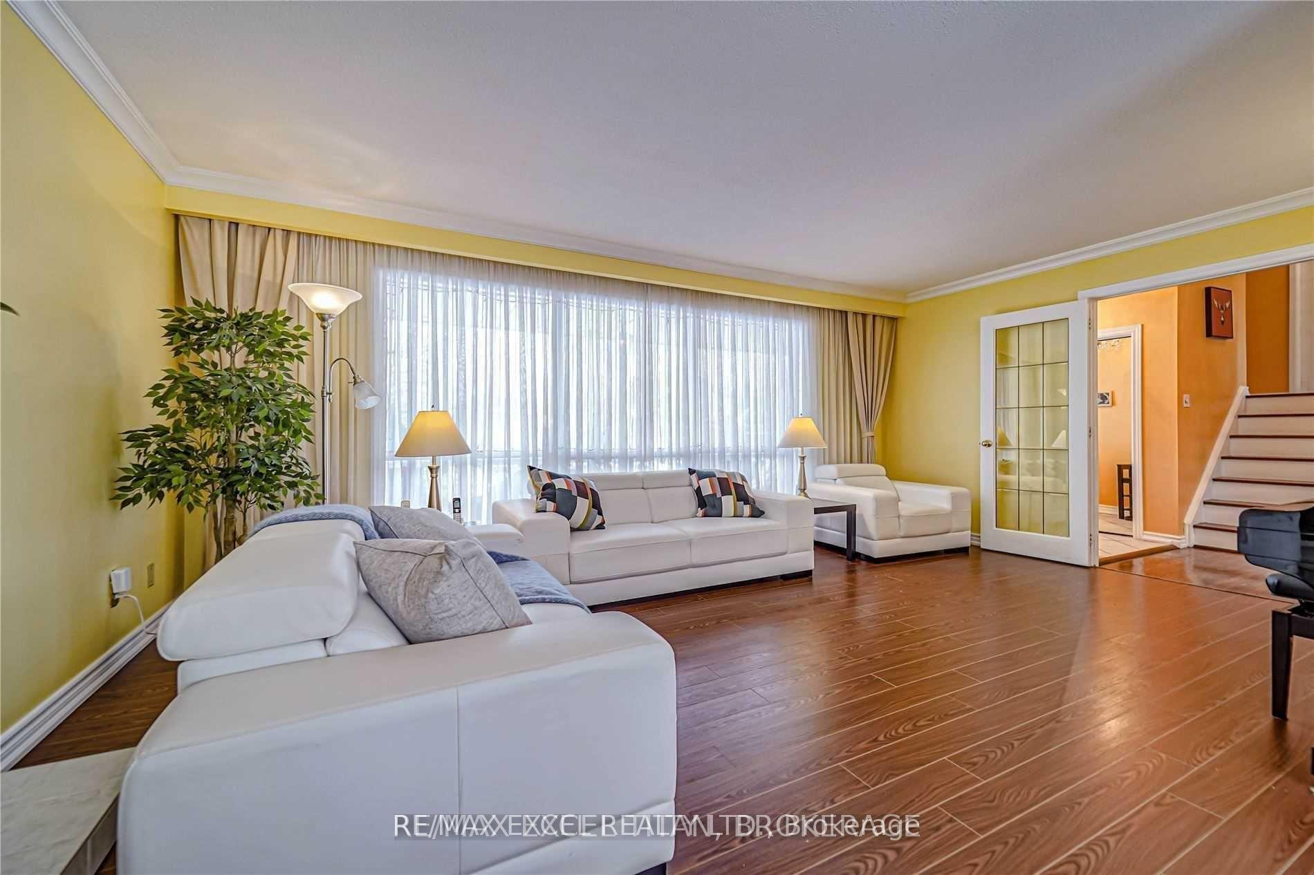 Photo 6 of Unit Upper, 83 Squire Bakers Lane, Markham, Sherwood-Amberglen — HOMEH