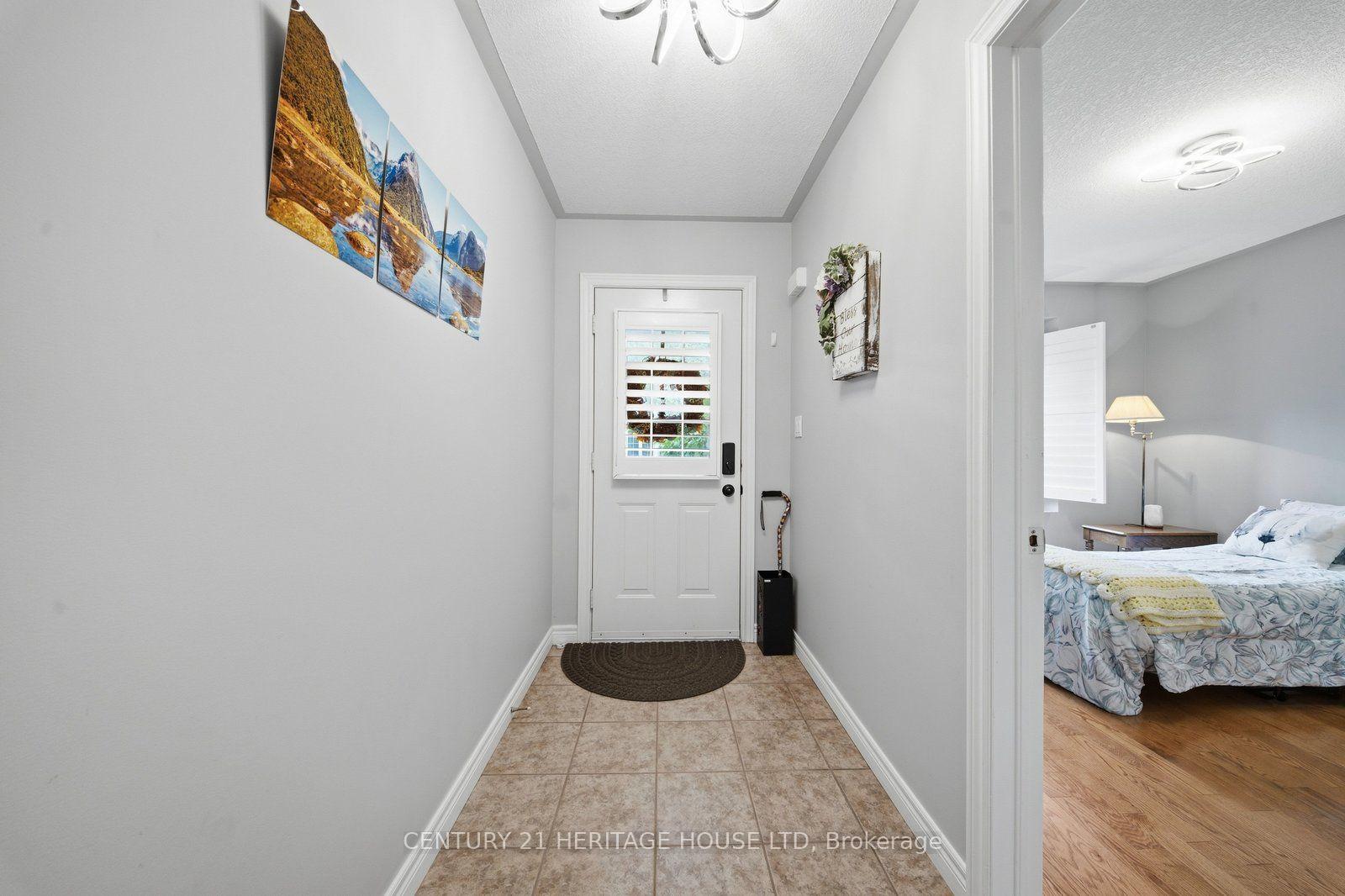 Photo 3 of Unit 8, 633 Park Road N, Brantford, Lynden Hills — HOMEH