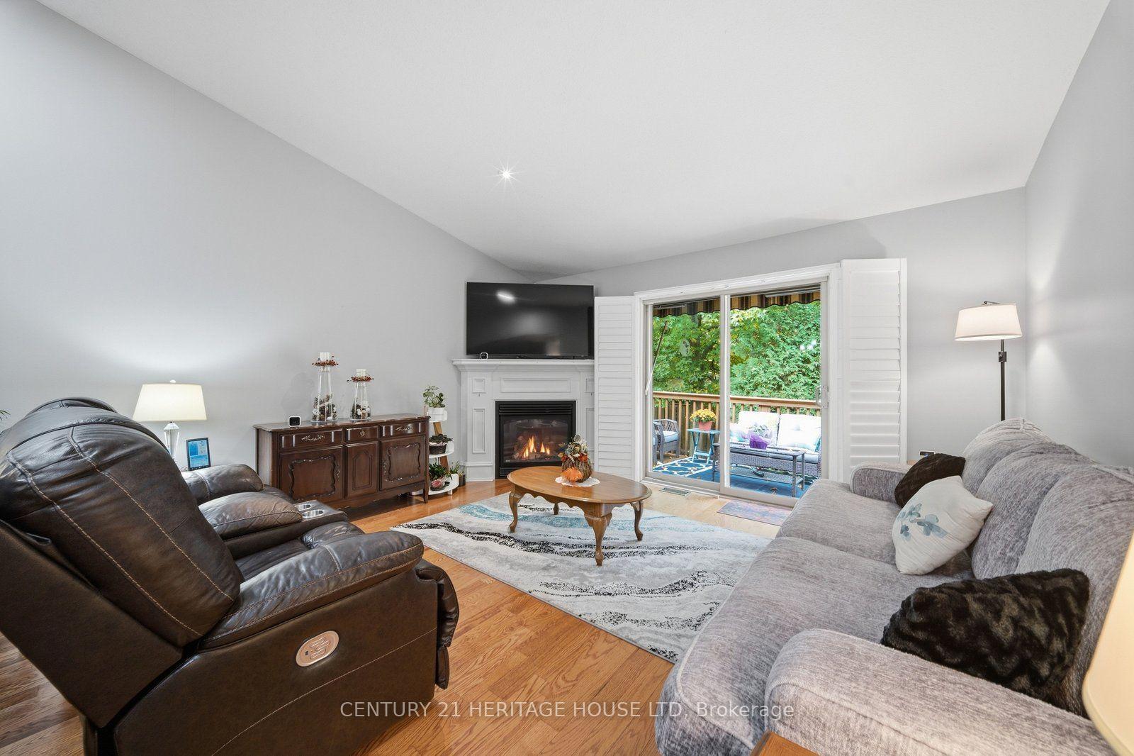 Photo 11 of Unit 8, 633 Park Road N, Brantford, Lynden Hills — HOMEH
