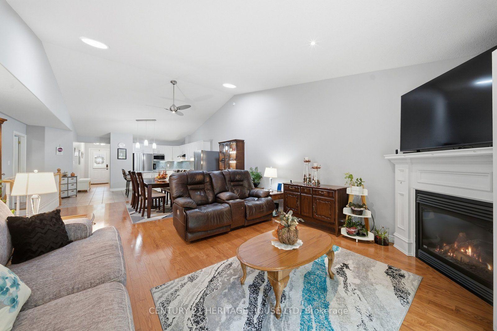 Photo 13 of Unit 8, 633 Park Road N, Brantford, Lynden Hills — HOMEH