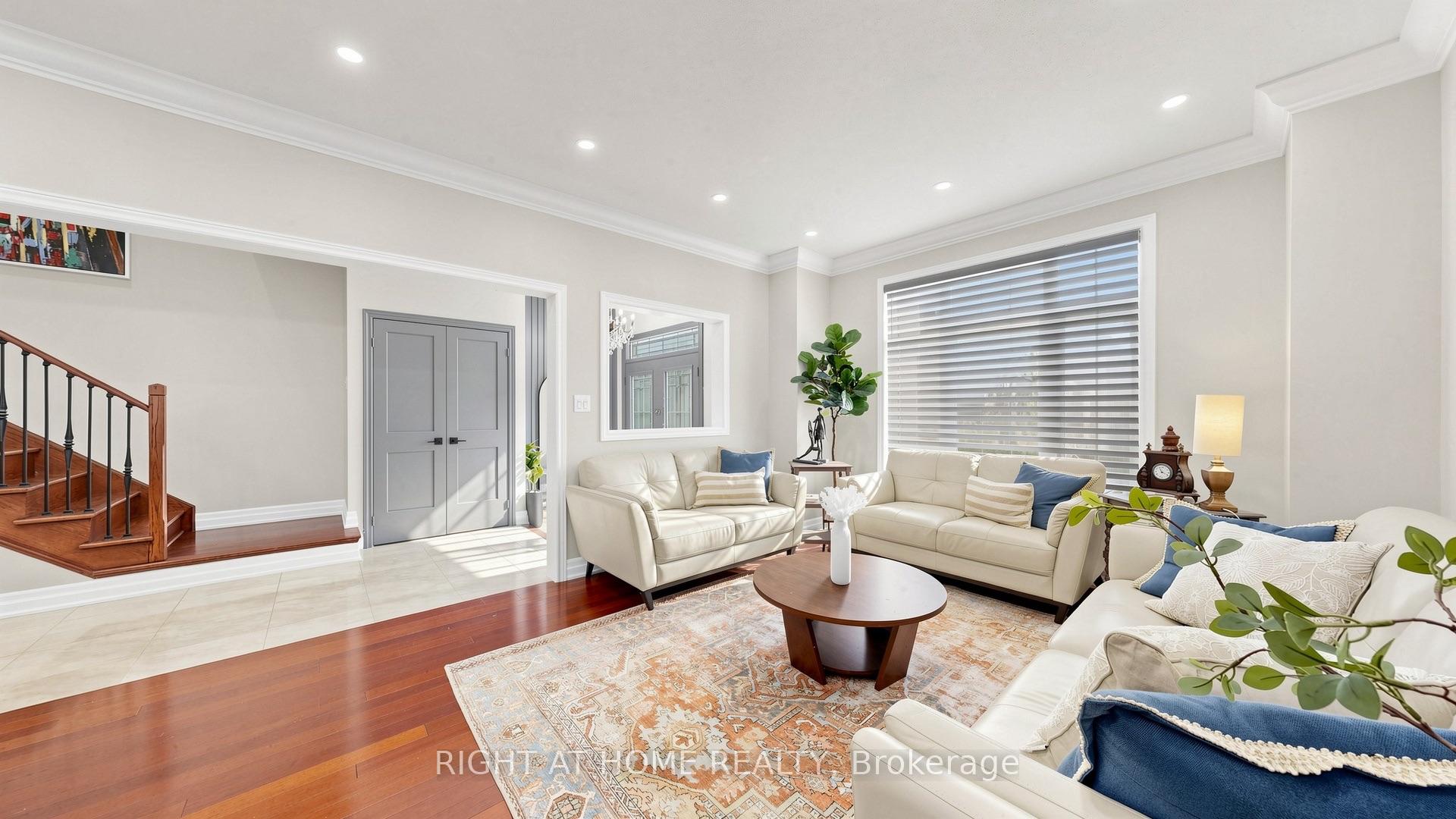 Photo 4 of 40 Chateau Drive, Vaughan, Vellore Village — HOMEH