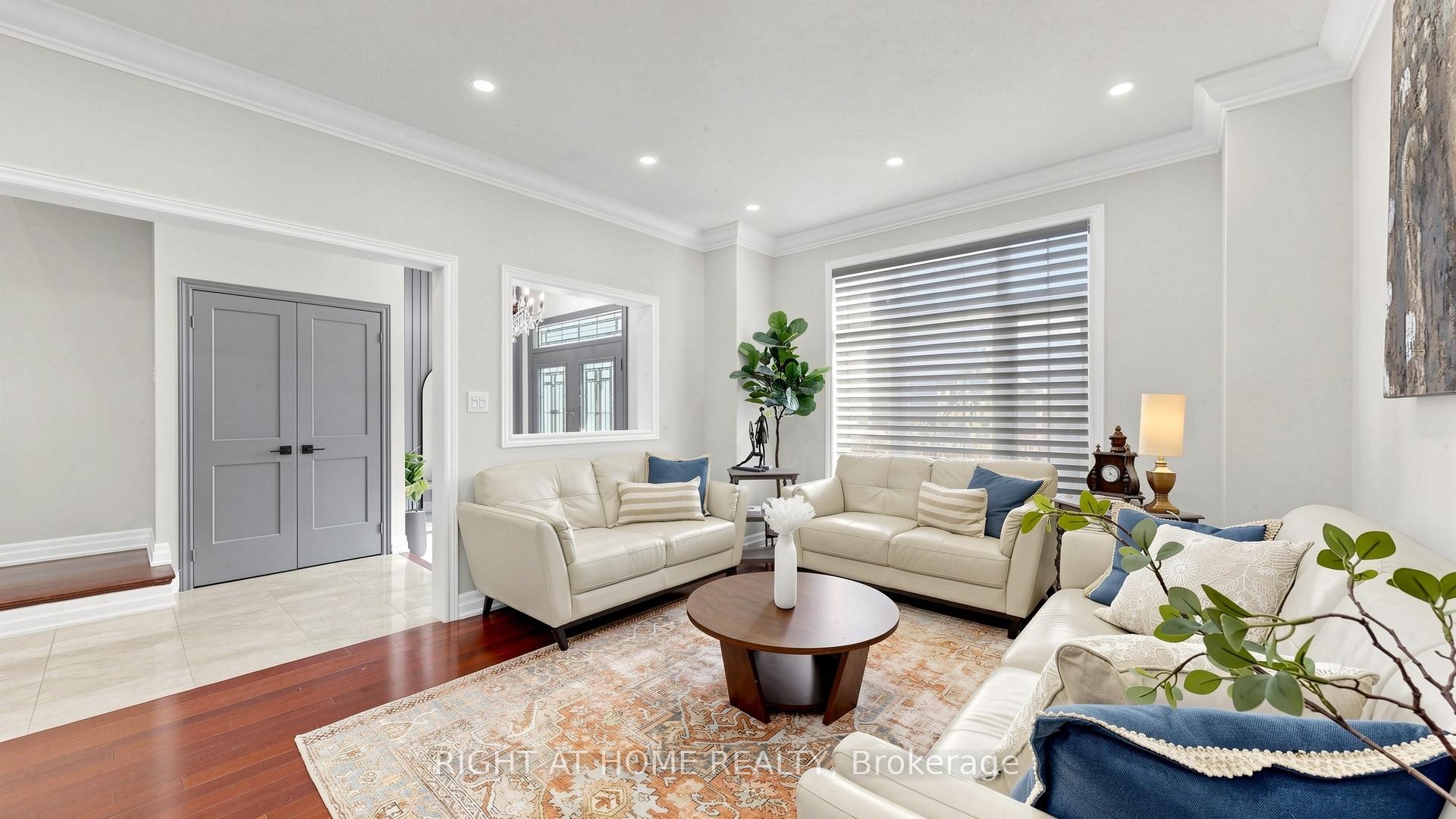 Photo 5 of 40 Chateau Drive, Vaughan, Vellore Village — HOMEH