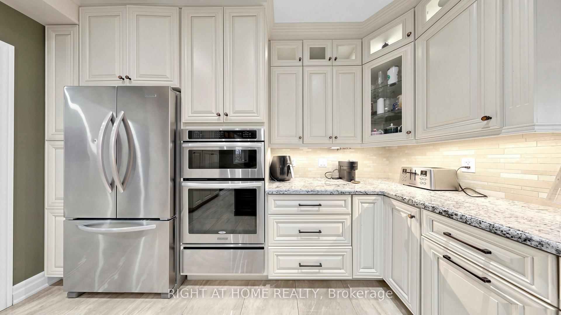Photo 18 of 40 Chateau Drive, Vaughan, Vellore Village — HOMEH