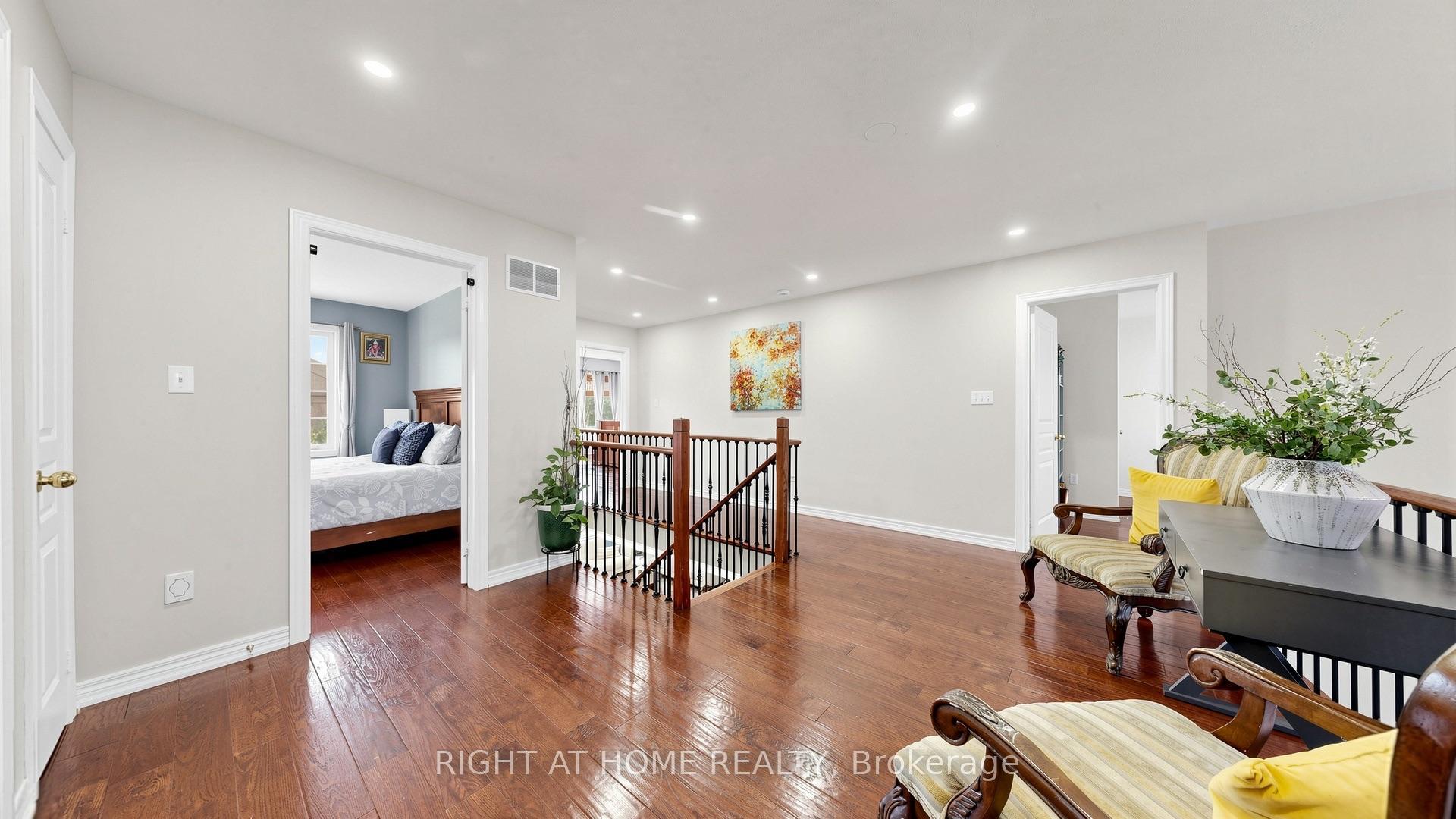 Photo 25 of 40 Chateau Drive, Vaughan, Vellore Village — HOMEH