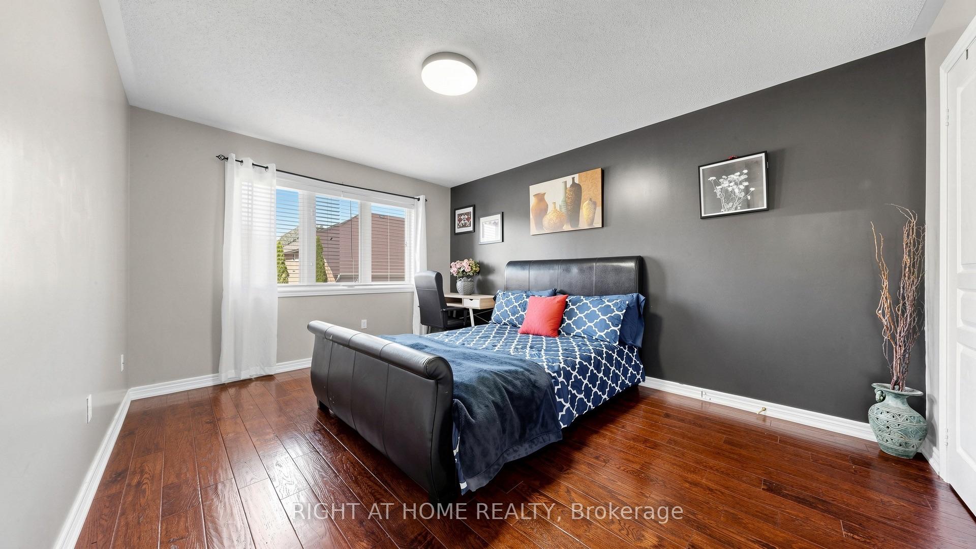 Photo 38 of 40 Chateau Drive, Vaughan, Vellore Village — HOMEH