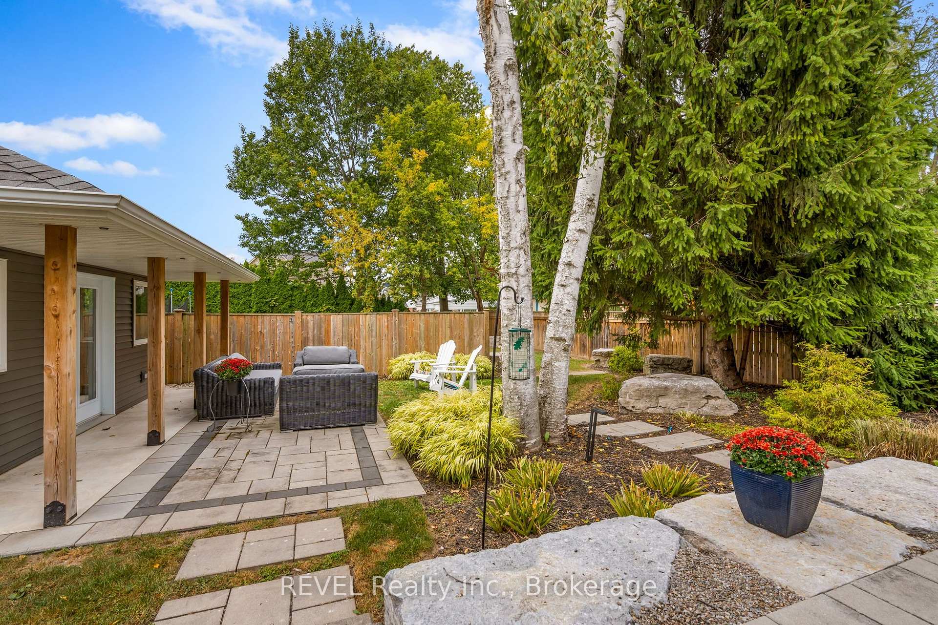 Photo 6 of 106 Dalhousie Avenue, St. Catharines, Port Dalhousie — HOMEH