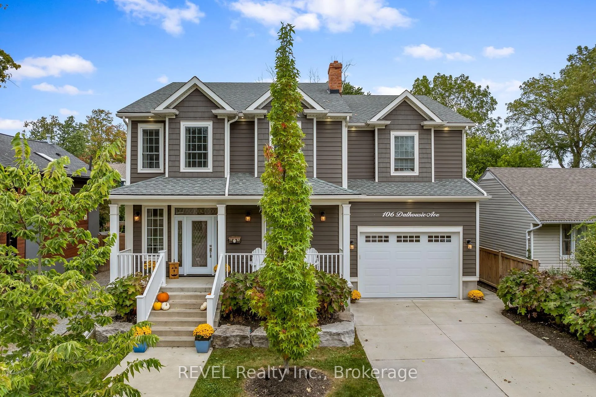 Photo 2 of 106 Dalhousie Avenue, St. Catharines, Port Dalhousie — HOMEH