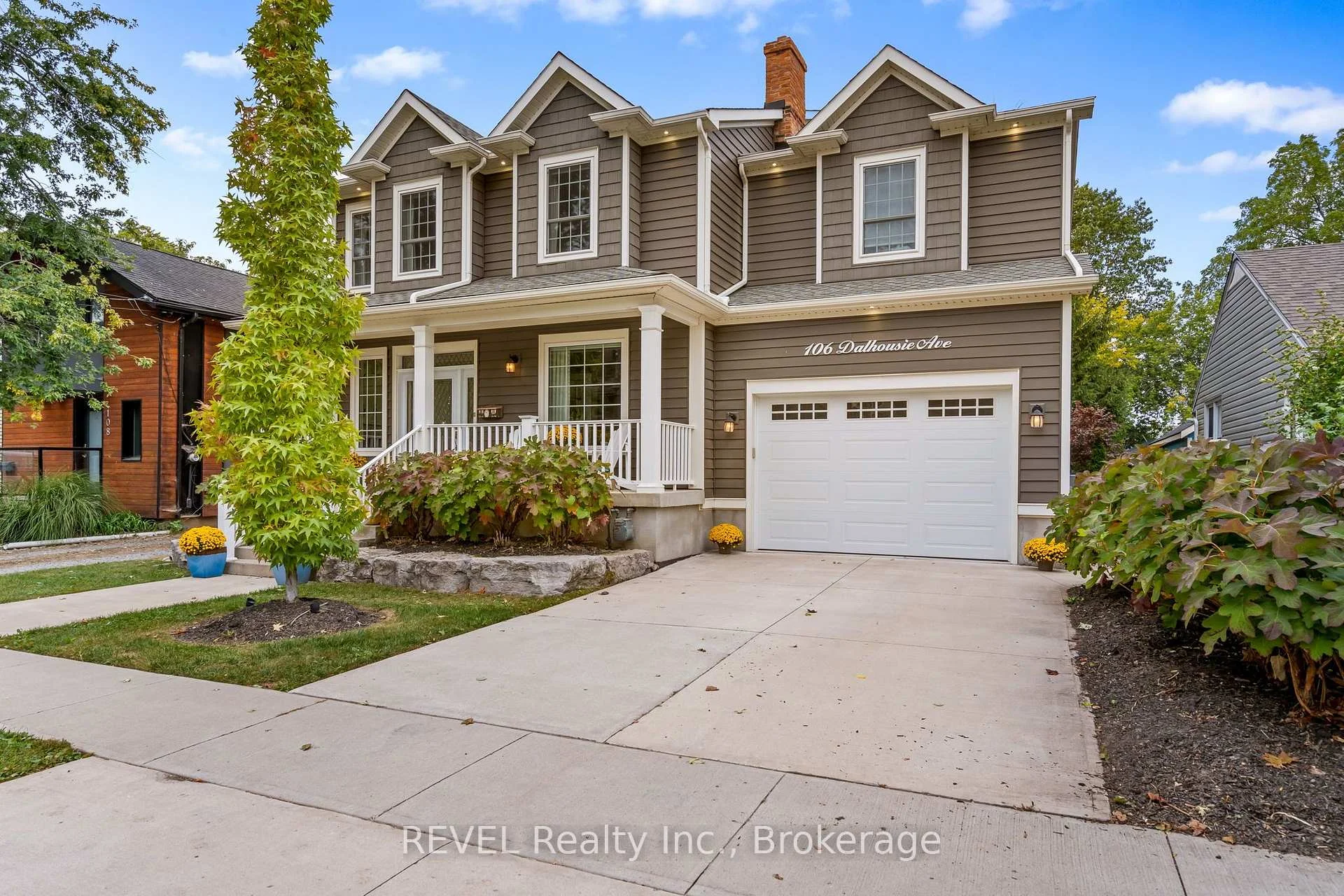Photo 3 of 106 Dalhousie Avenue, St. Catharines, Port Dalhousie — HOMEH