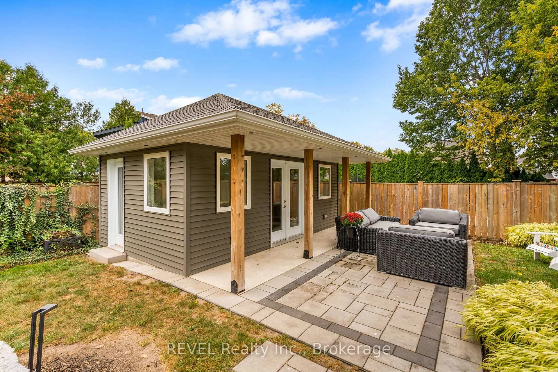 Photo 13 of 106 Dalhousie Avenue, St. Catharines, Port Dalhousie — HOMEH