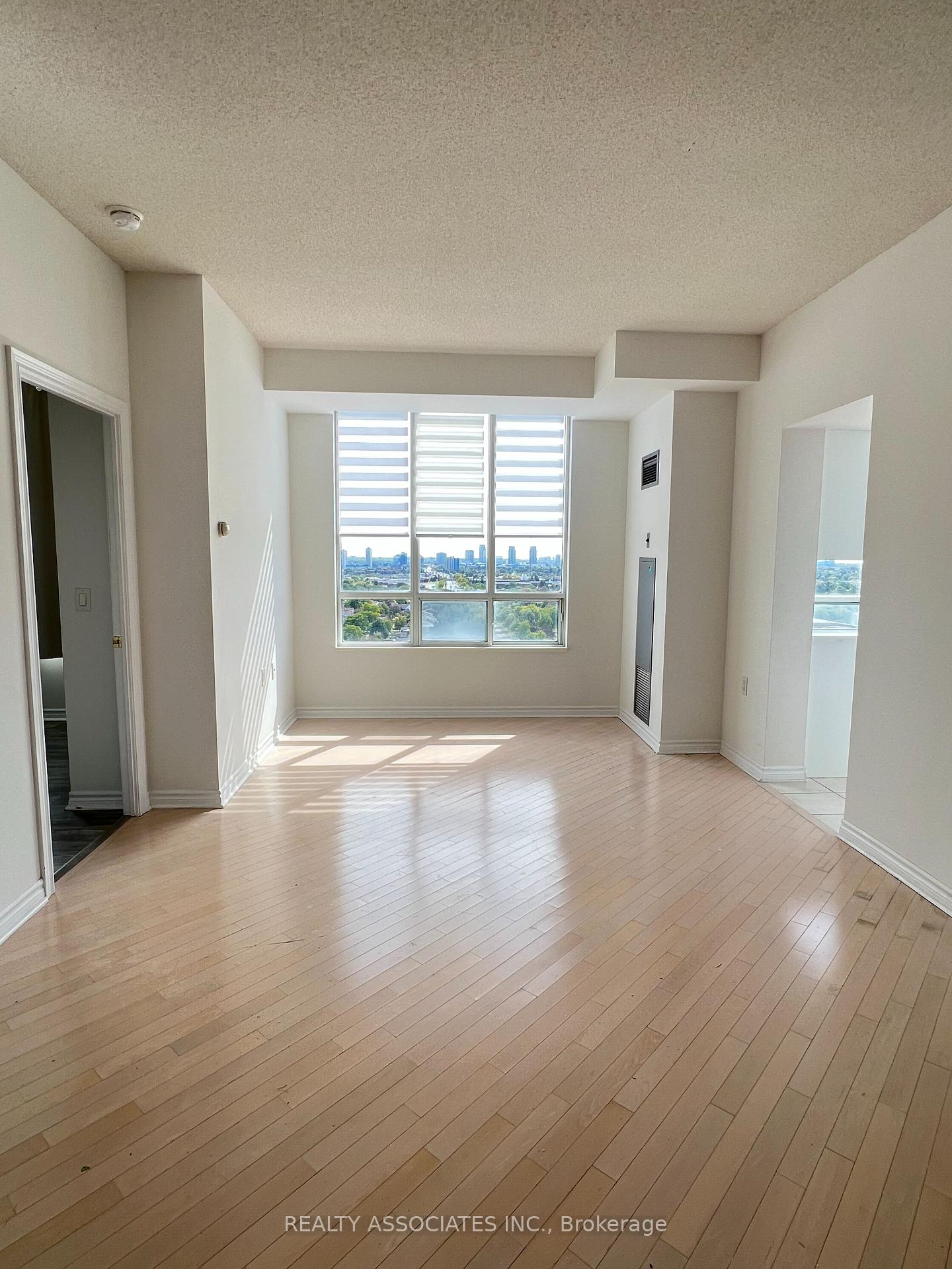 Photo 3 of Unit Lph17, 2627 Mccowan Road, Scarborough, Agincourt North — HOMEH