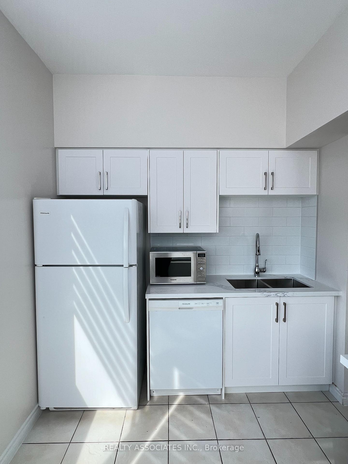 Photo 5 of Unit Lph17, 2627 Mccowan Road, Scarborough, Agincourt North — HOMEH