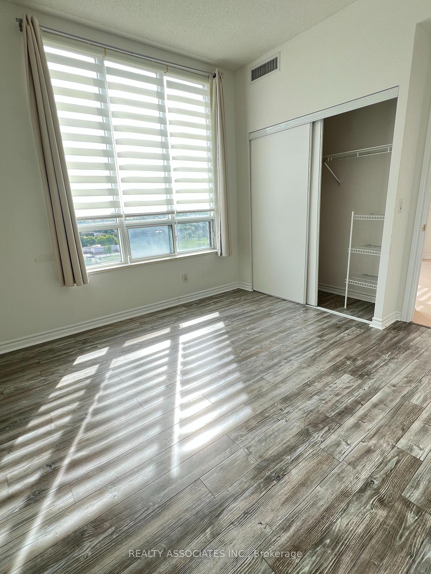 Photo 11 of Unit Lph17, 2627 Mccowan Road, Scarborough, Agincourt North — HOMEH