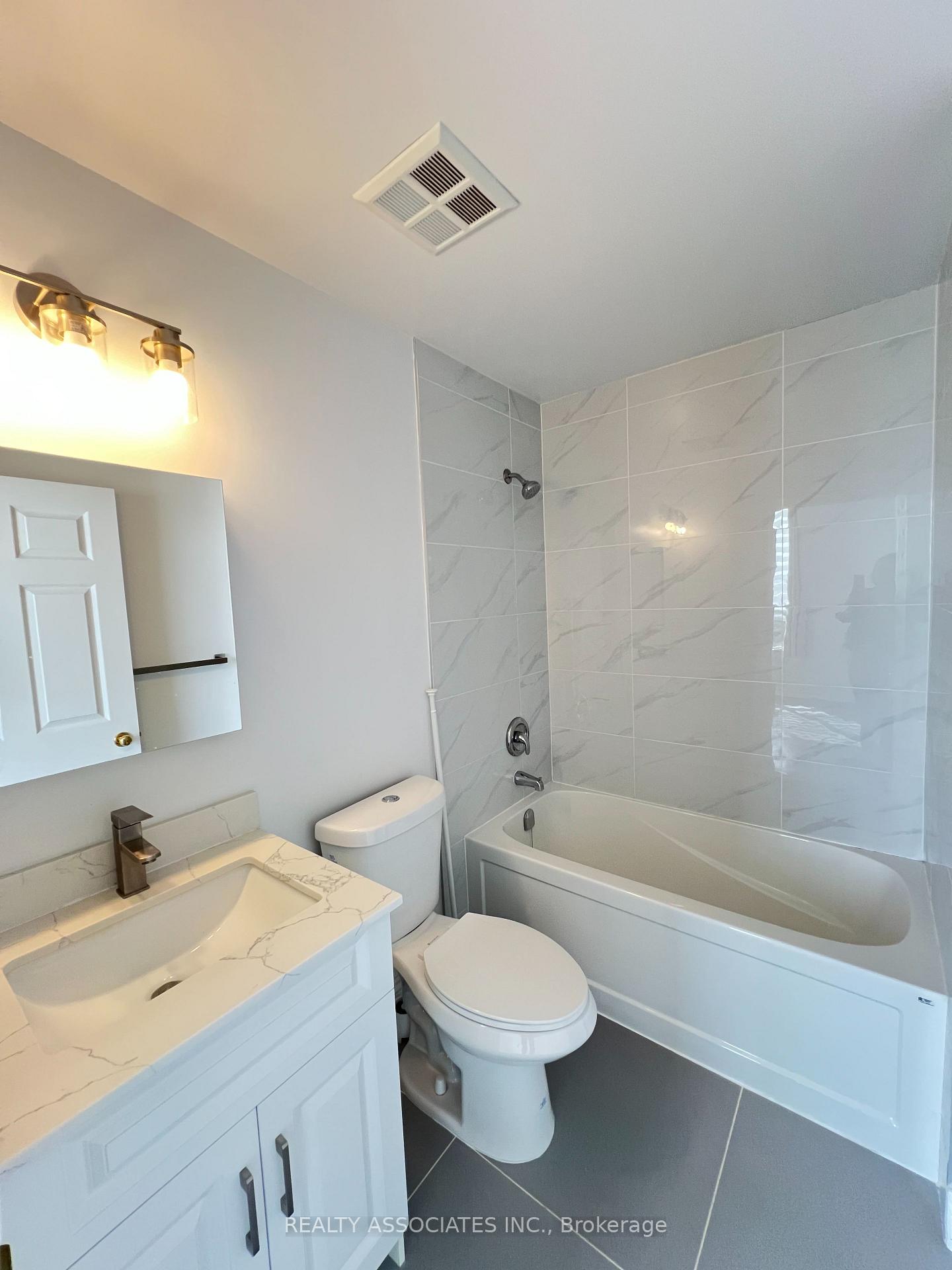 Photo 12 of Unit Lph17, 2627 Mccowan Road, Scarborough, Agincourt North — HOMEH