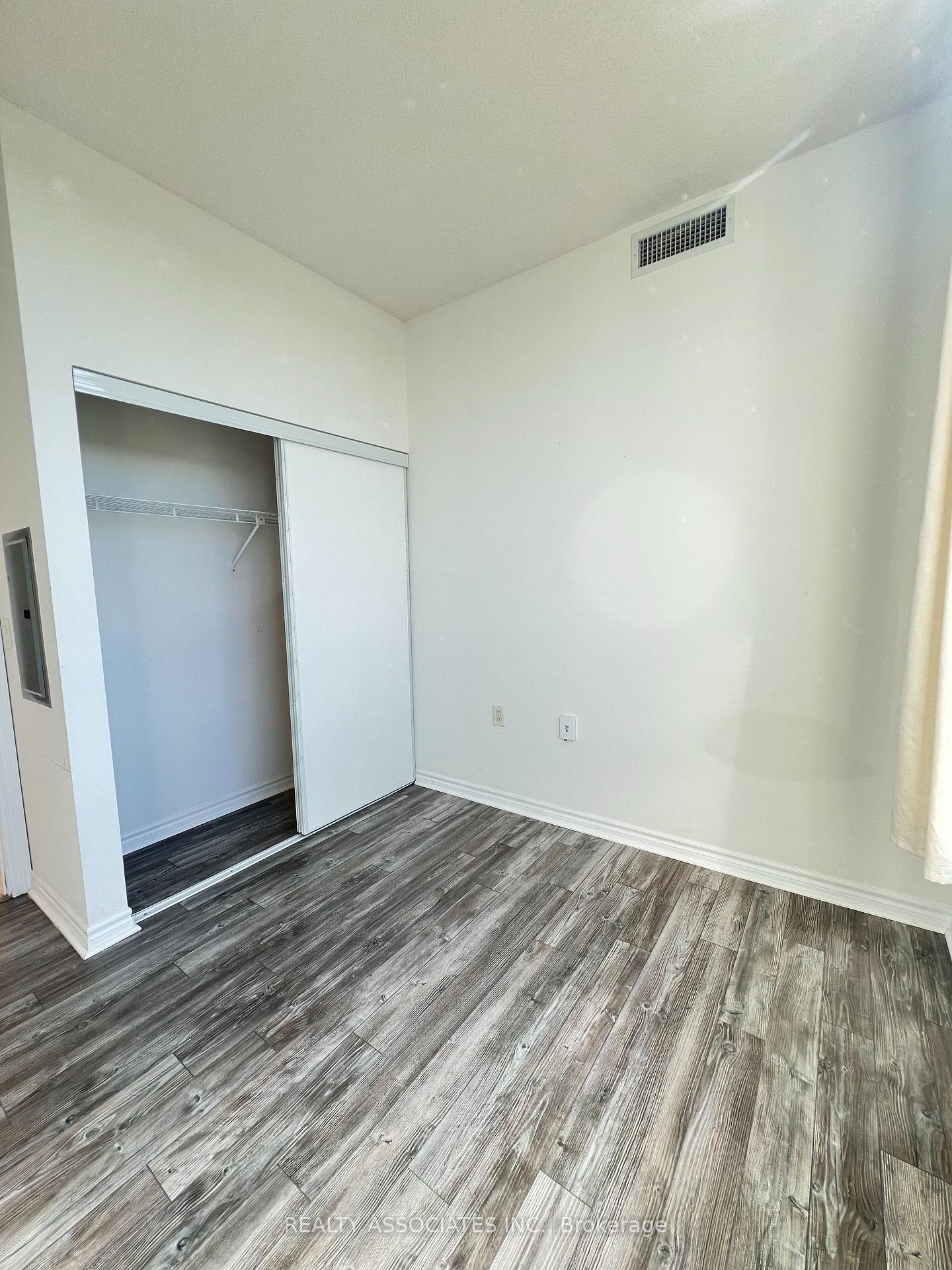Photo 13 of Unit Lph17, 2627 Mccowan Road, Scarborough, Agincourt North — HOMEH