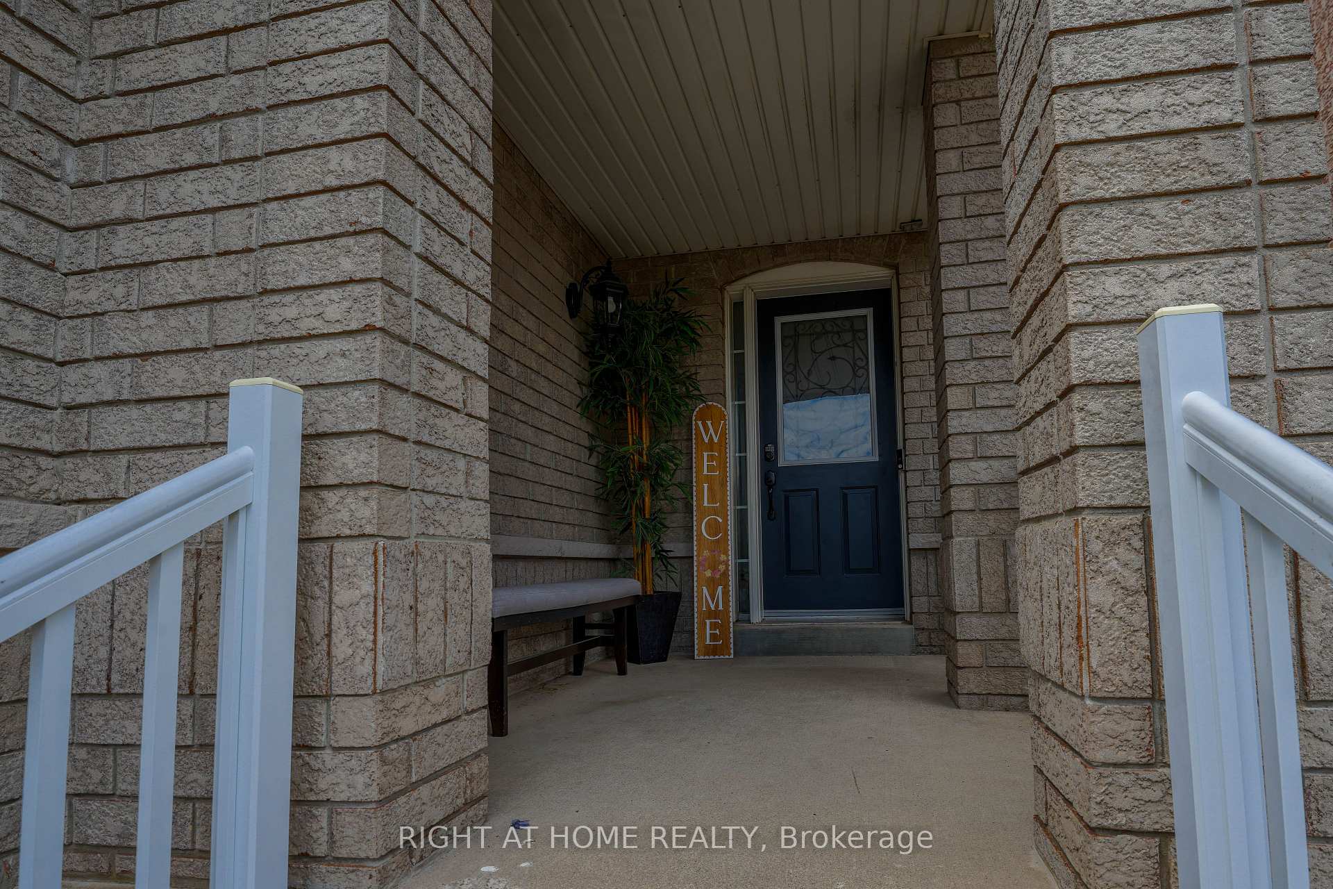 Photo 3 of 3881 Partition Road, Mississauga, Lisgar — HOMEH