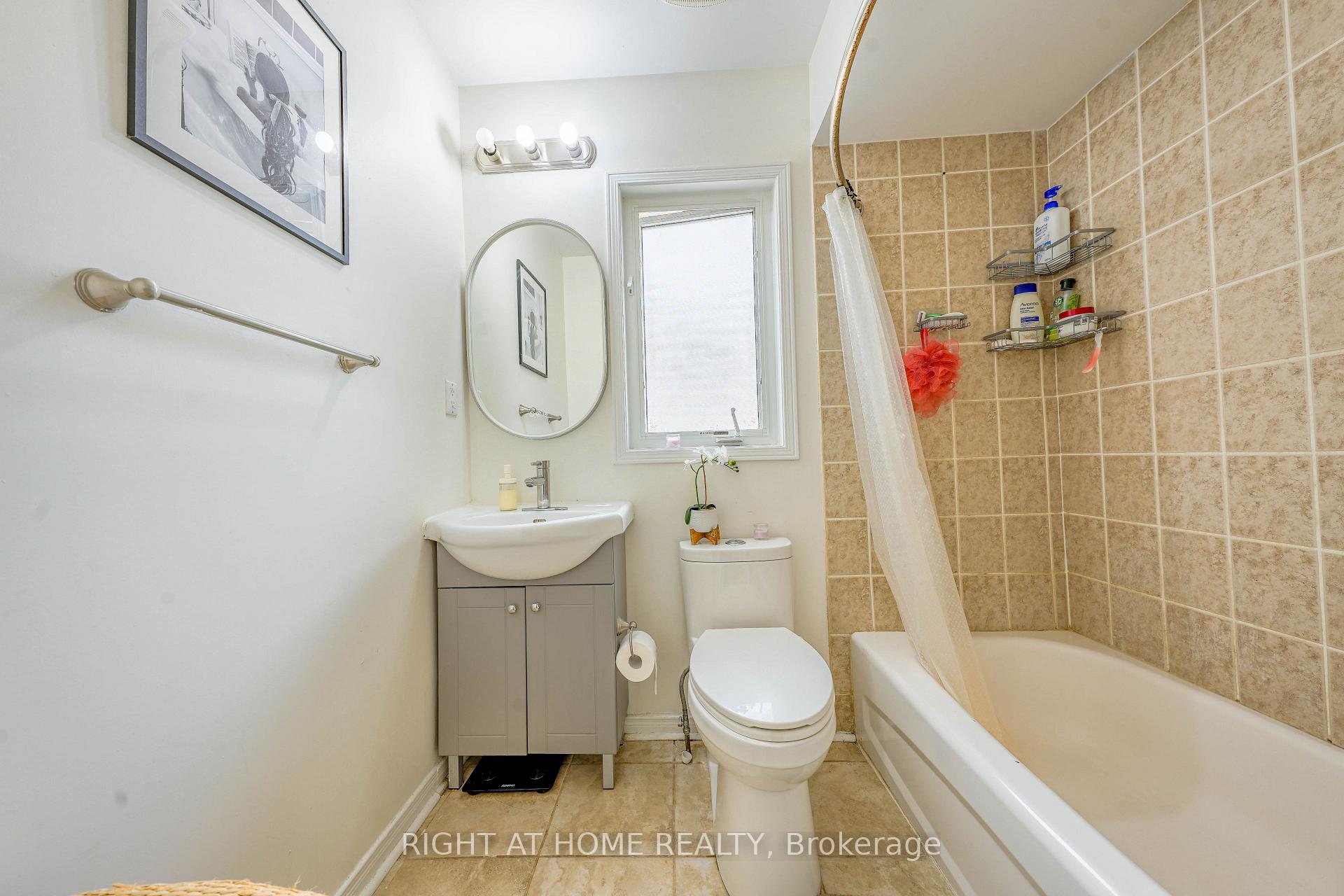 Photo 8 of 3881 Partition Road, Mississauga, Lisgar — HOMEH