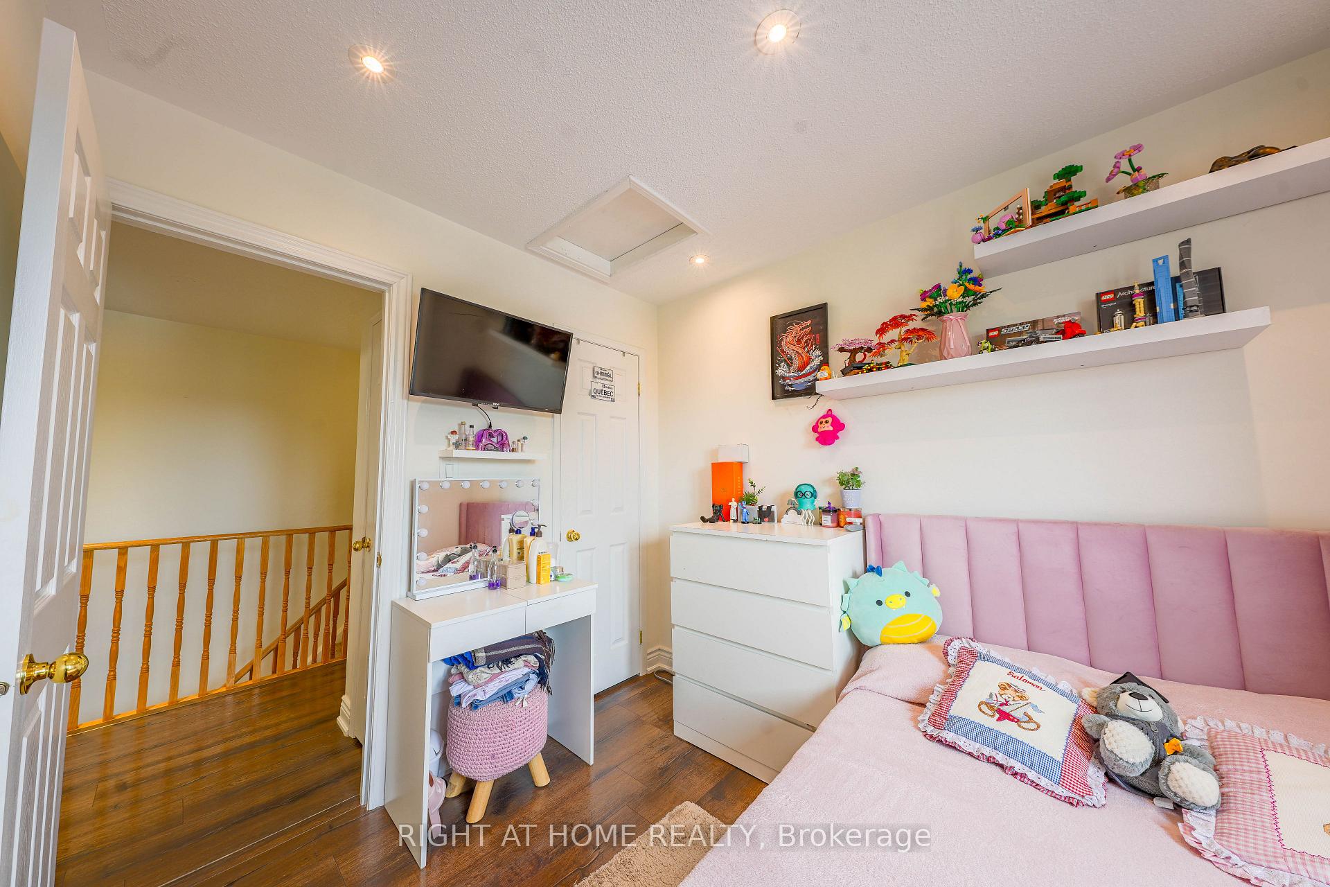 Photo 11 of 3881 Partition Road, Mississauga, Lisgar — HOMEH