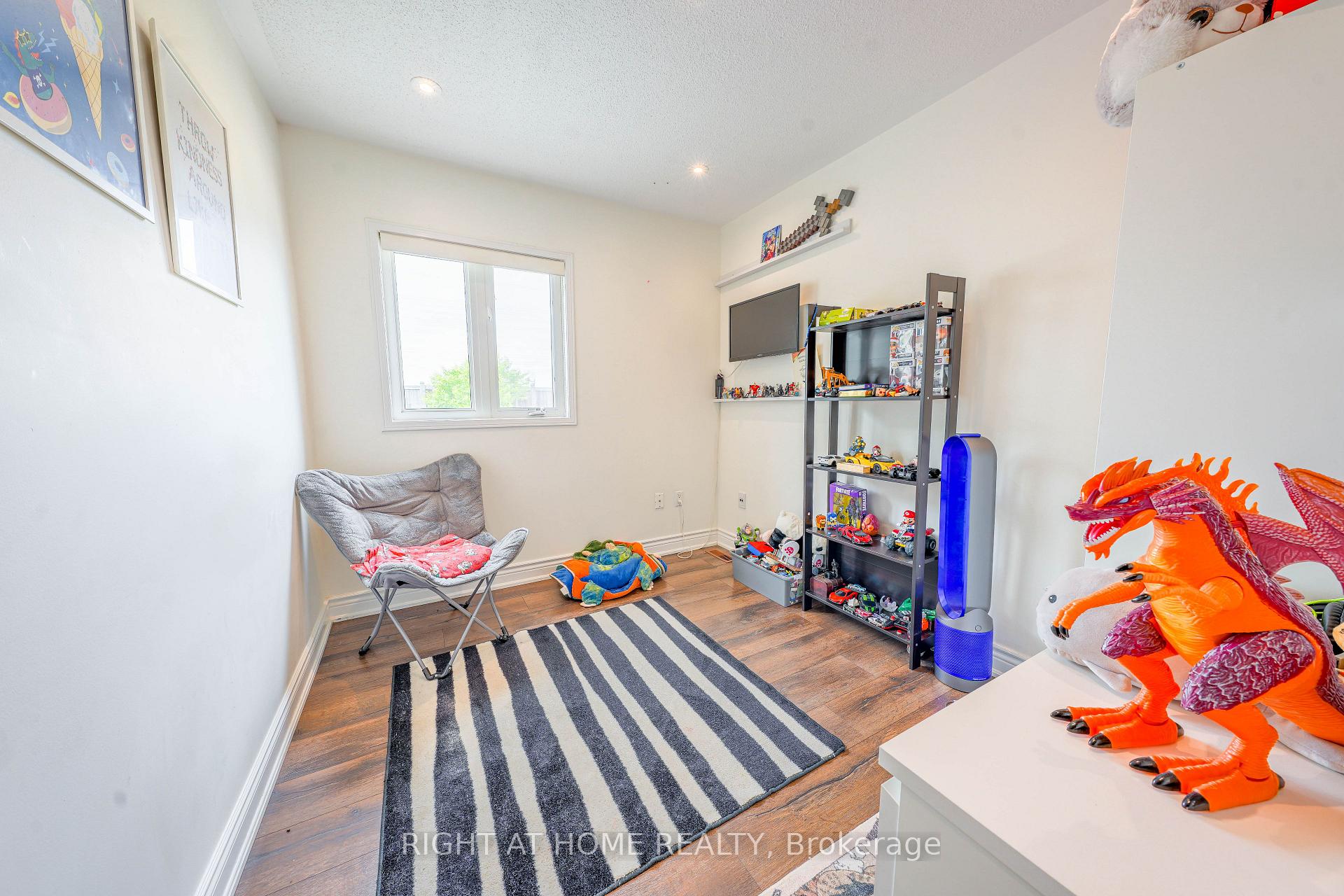 Photo 12 of 3881 Partition Road, Mississauga, Lisgar — HOMEH