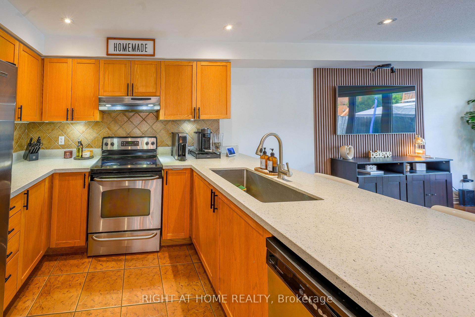 Photo 19 of 3881 Partition Road, Mississauga, Lisgar — HOMEH