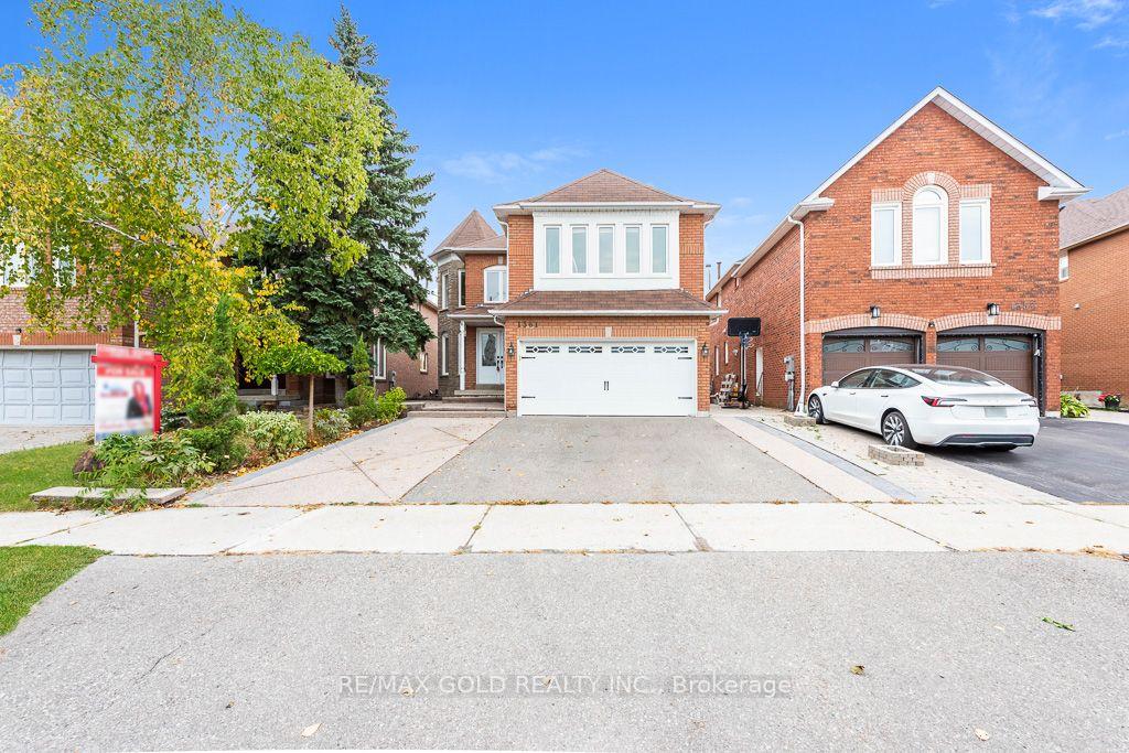 Photo 3 of 1361 Daniel Creek Road, Mississauga, East Credit — HOMEH