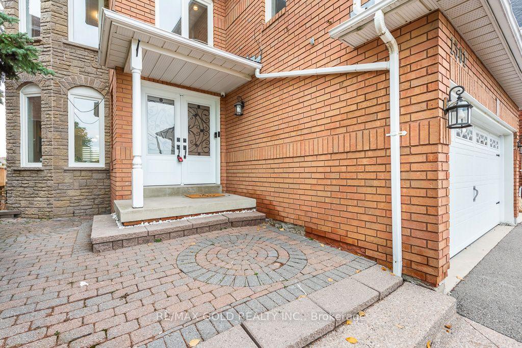 Photo 4 of 1361 Daniel Creek Road, Mississauga, East Credit — HOMEH