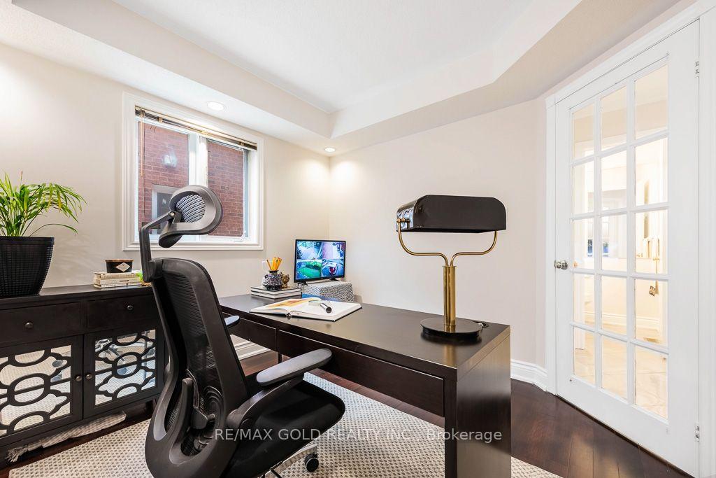 Photo 11 of 1361 Daniel Creek Road, Mississauga, East Credit — HOMEH