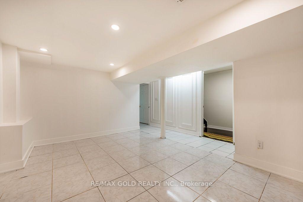 Photo 36 of 1361 Daniel Creek Road, Mississauga, East Credit — HOMEH