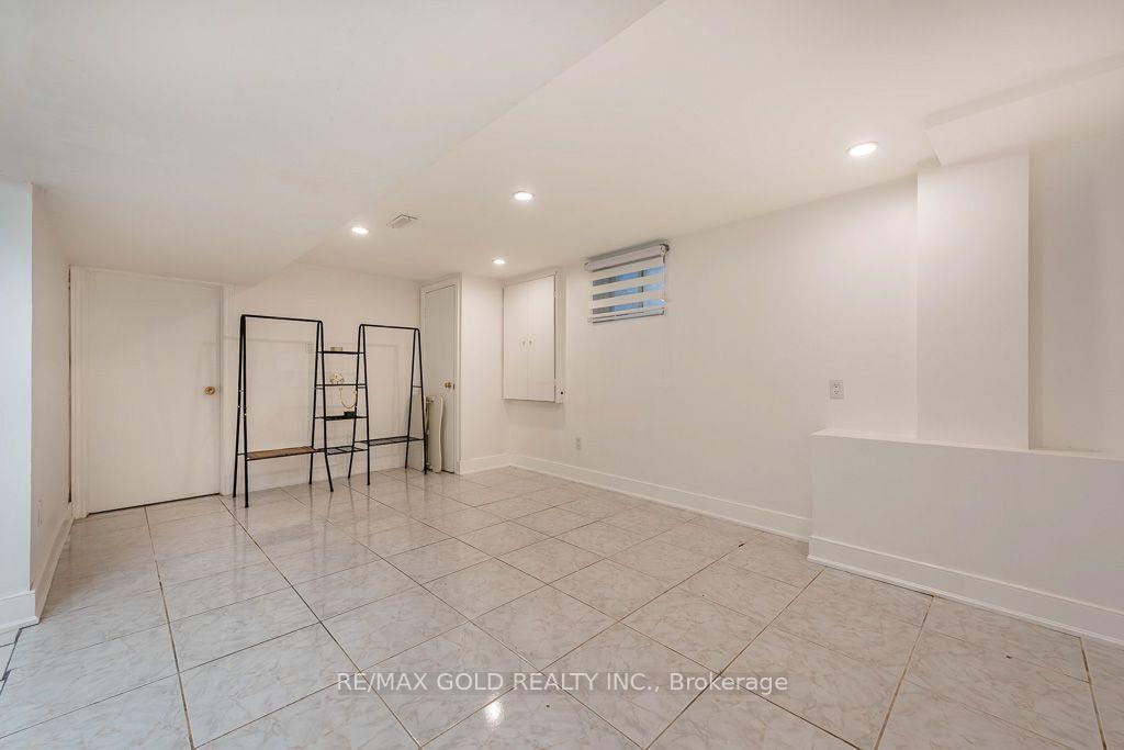 Photo 37 of 1361 Daniel Creek Road, Mississauga, East Credit — HOMEH