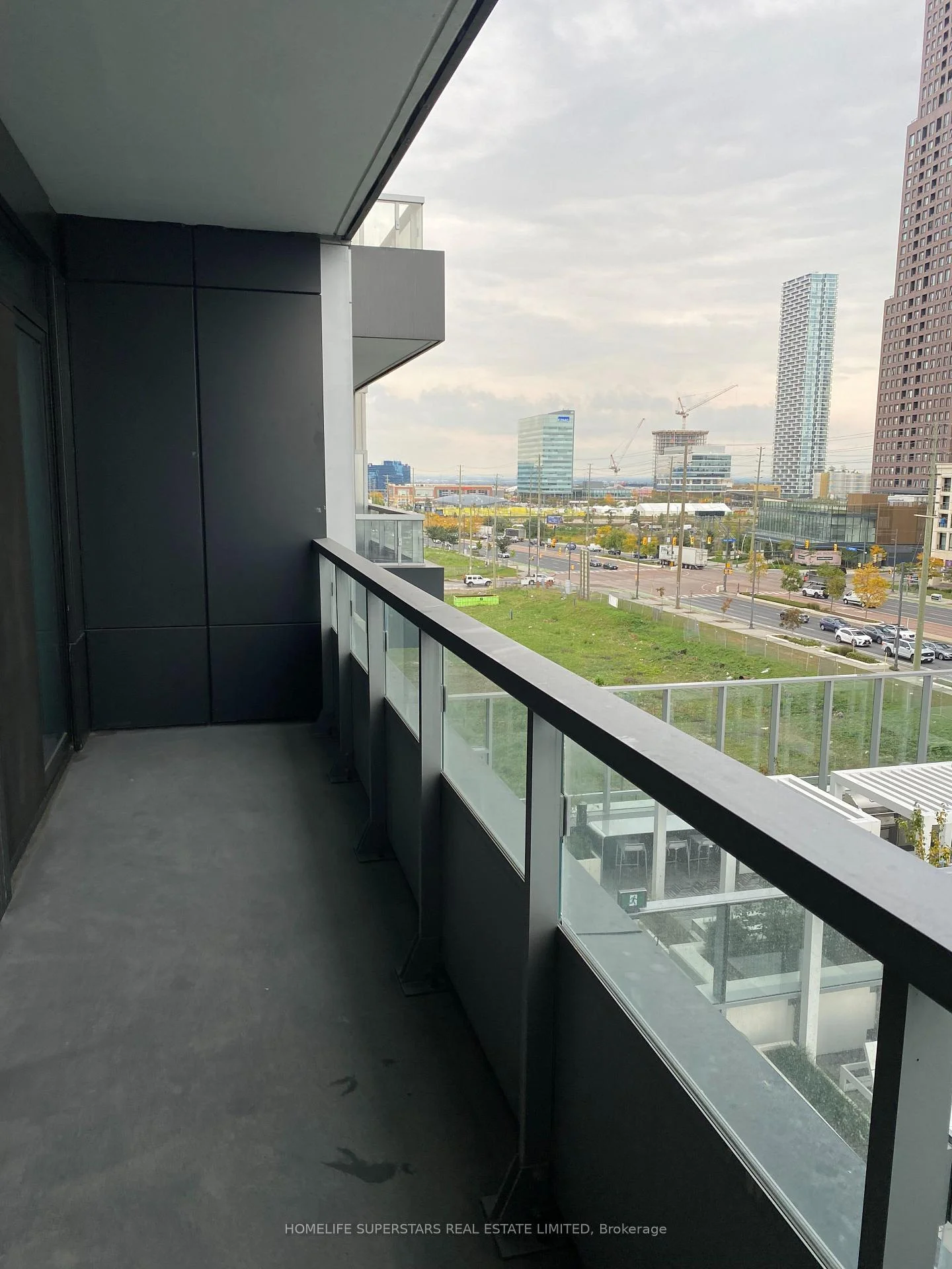 Photo 4 of Unit 508, 21 Meadowdale Road, Vaughan, Vaughan Corporate Centre — HOMEH