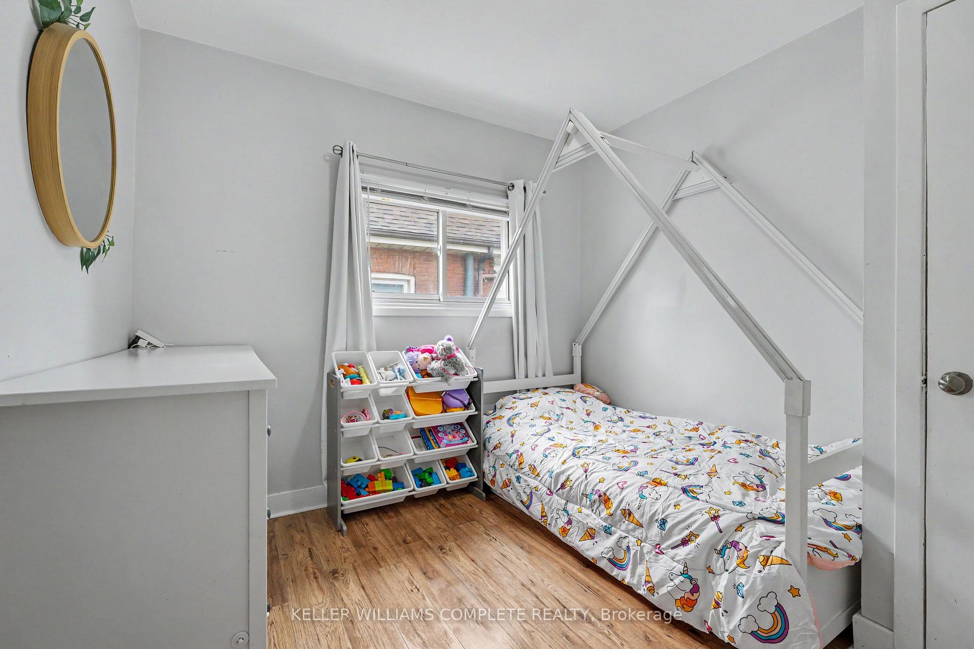 Photo 17 of 20 East 18th Street, Hamilton, Inch Park — HOMEH
