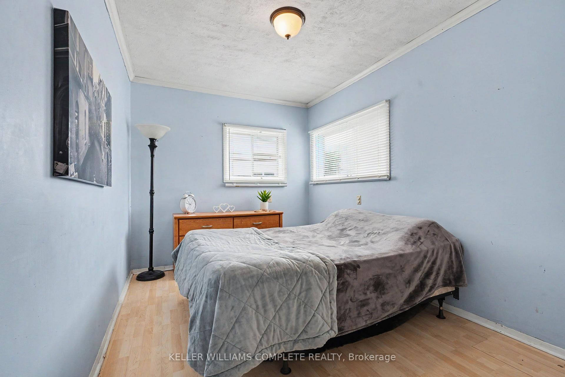 Photo 19 of 20 East 18th Street, Hamilton, Inch Park — HOMEH