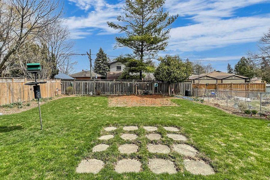 Photo 19 of 5 Mid Pines Road, Scarborough, Woburn — HOMEH