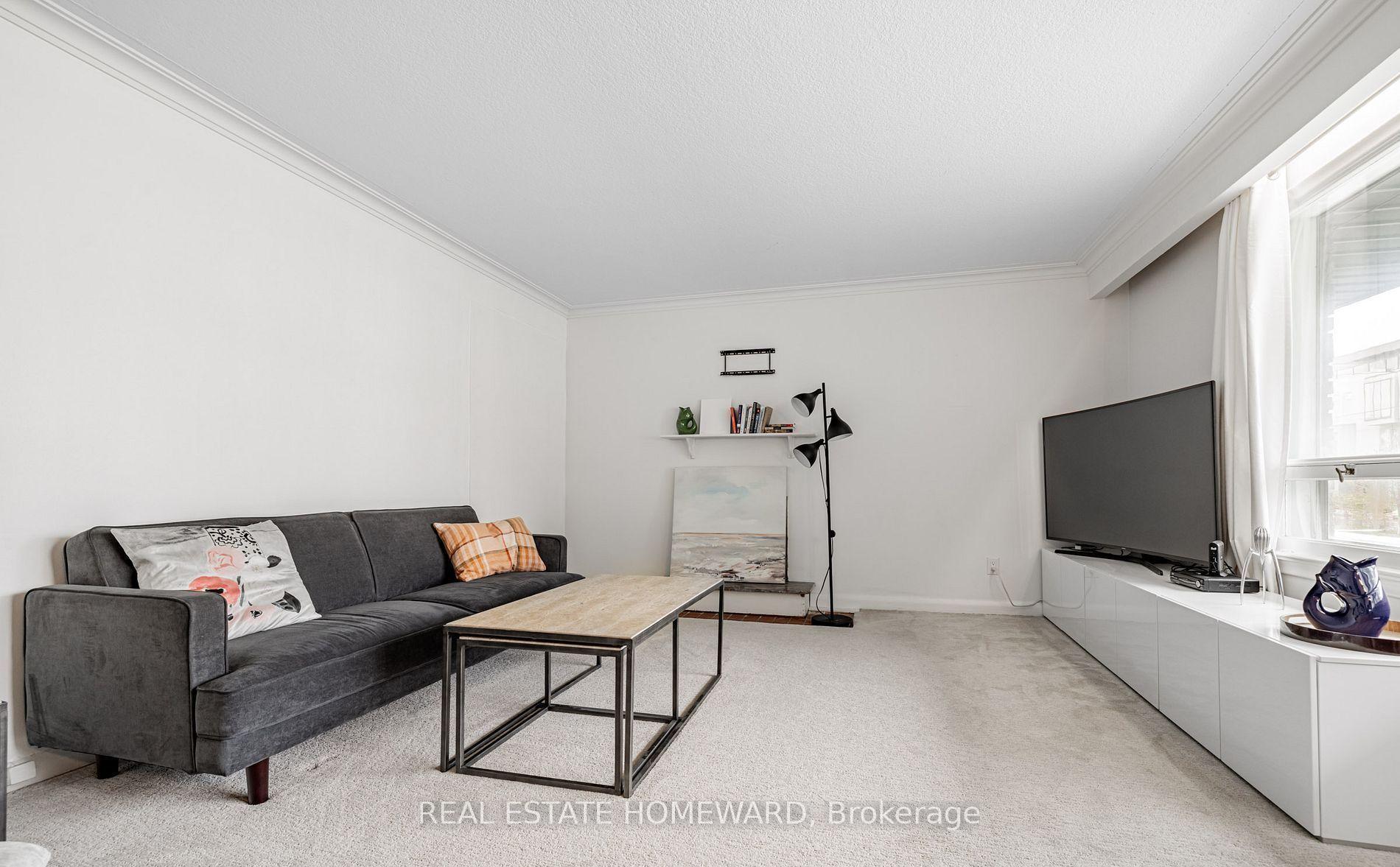 Photo 2 of Unit MAIN, 11 Greenbriar Road, North York, Bayview Village — HOMEH