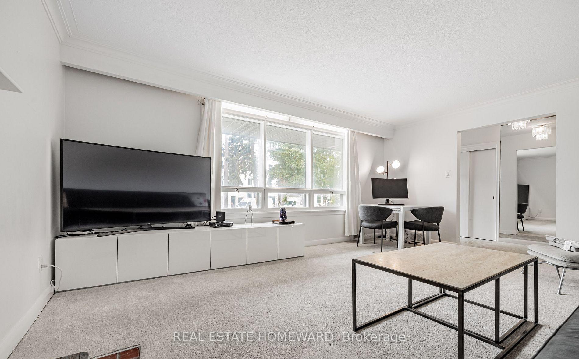 Photo 3 of Unit MAIN, 11 Greenbriar Road, North York, Bayview Village — HOMEH