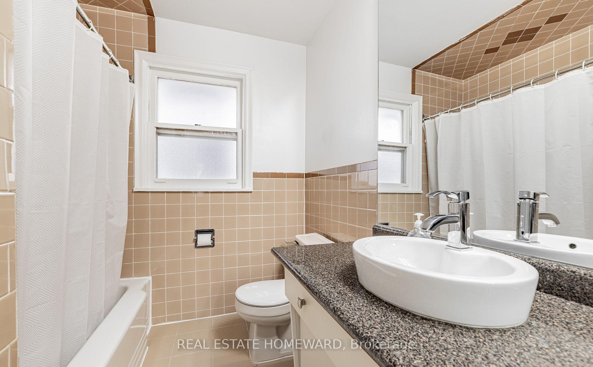 Photo 8 of Unit MAIN, 11 Greenbriar Road, North York, Bayview Village — HOMEH