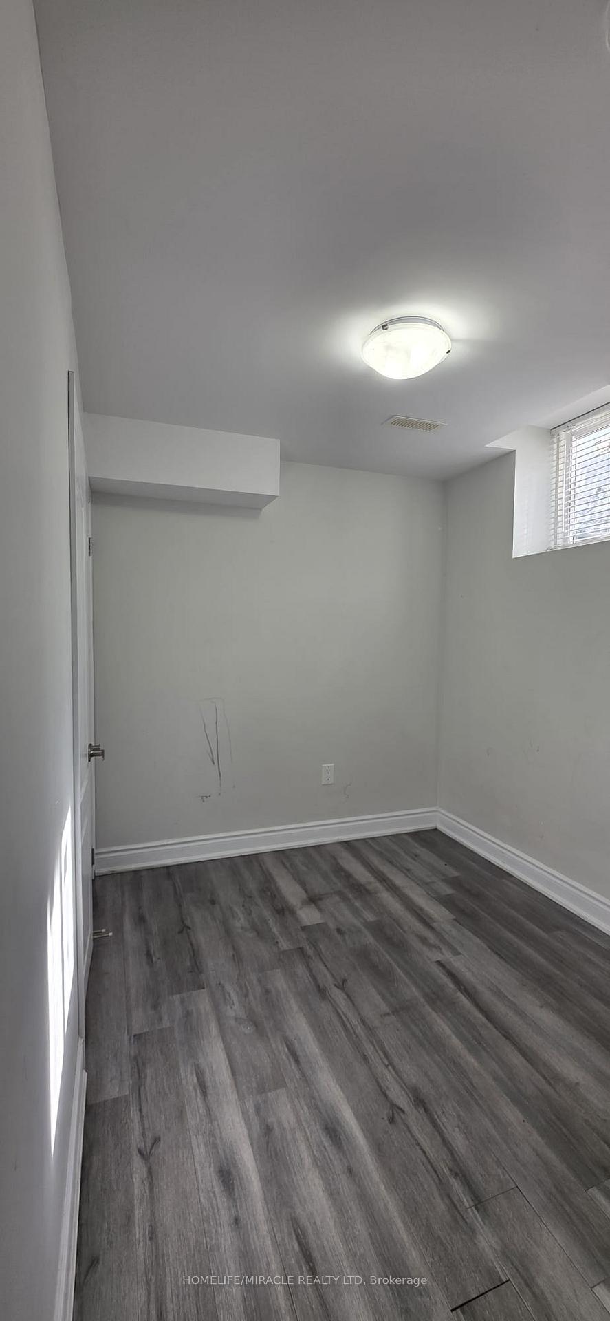 Photo 4 of Unit #Basement, 131 Major William Sharpe Drive, Brampton, Northwood Park — HOMEH