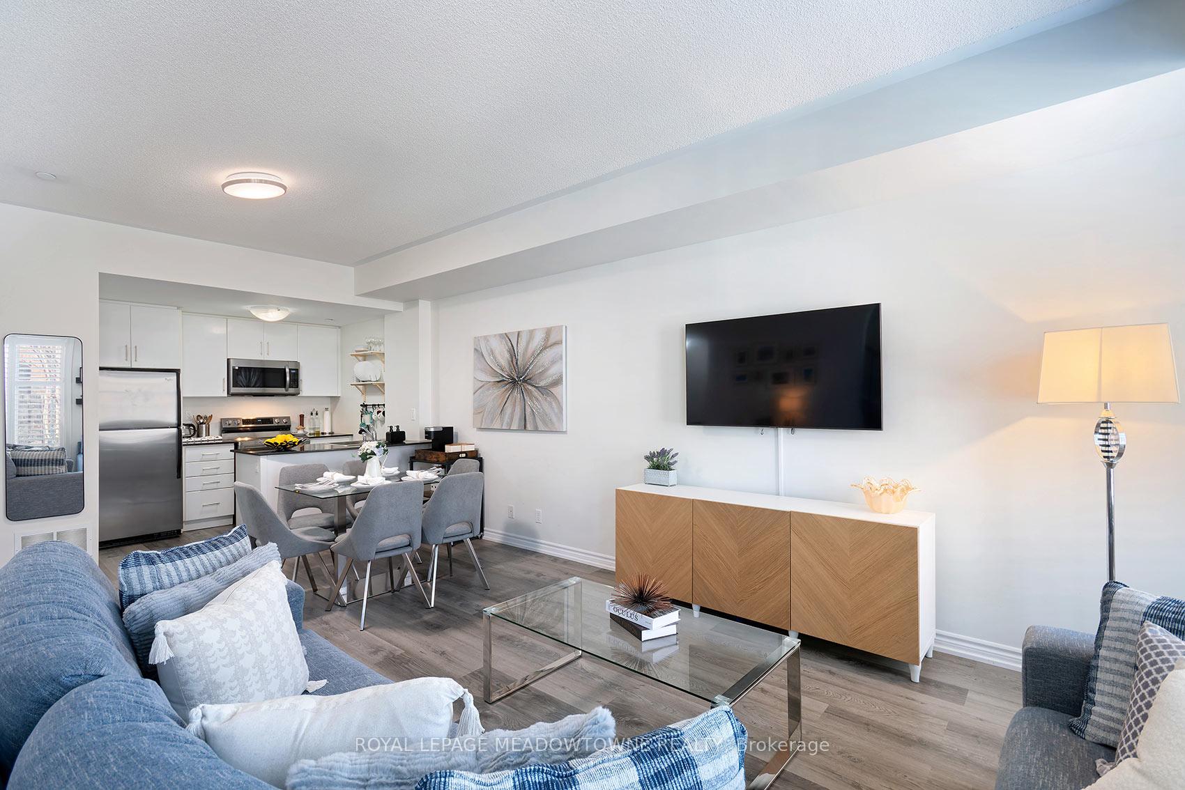 Photo 7 of Unit 19, 10 Carnation Avenue, Etobicoke, Long Branch — HOMEH