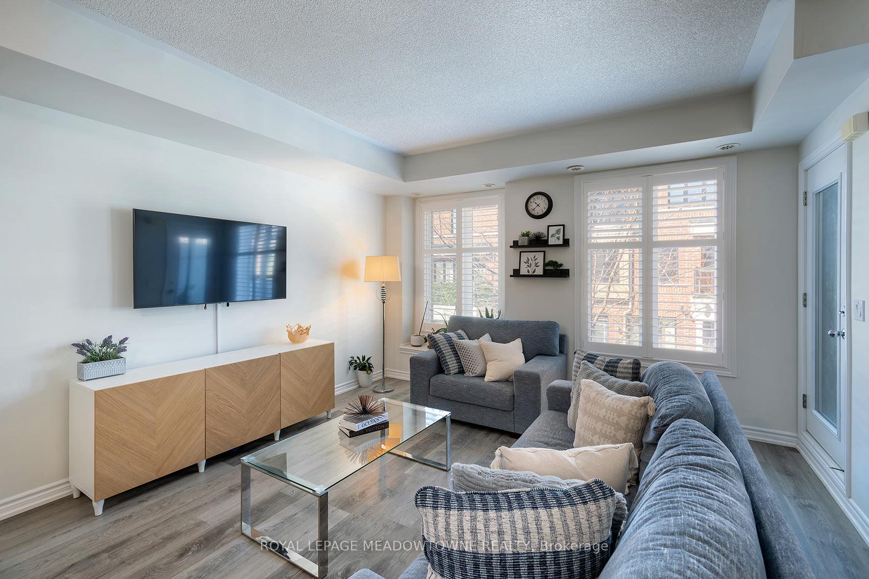 Photo 6 of Unit 19, 10 Carnation Avenue, Etobicoke, Long Branch — HOMEH