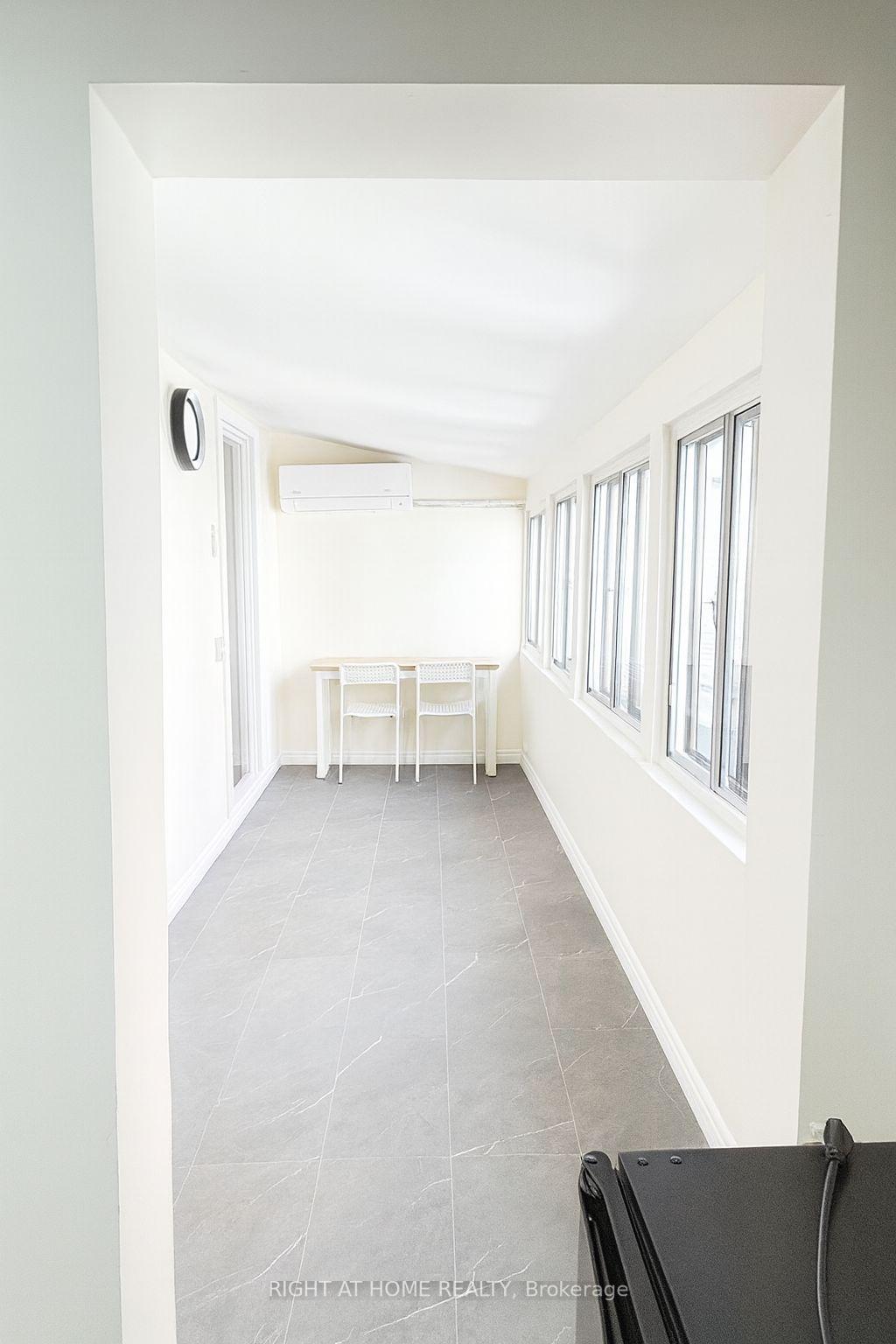 Photo 2 of Unit 204, 198-200 Queen Street W, Toronto, Kensington-Chinatown — HOMEH