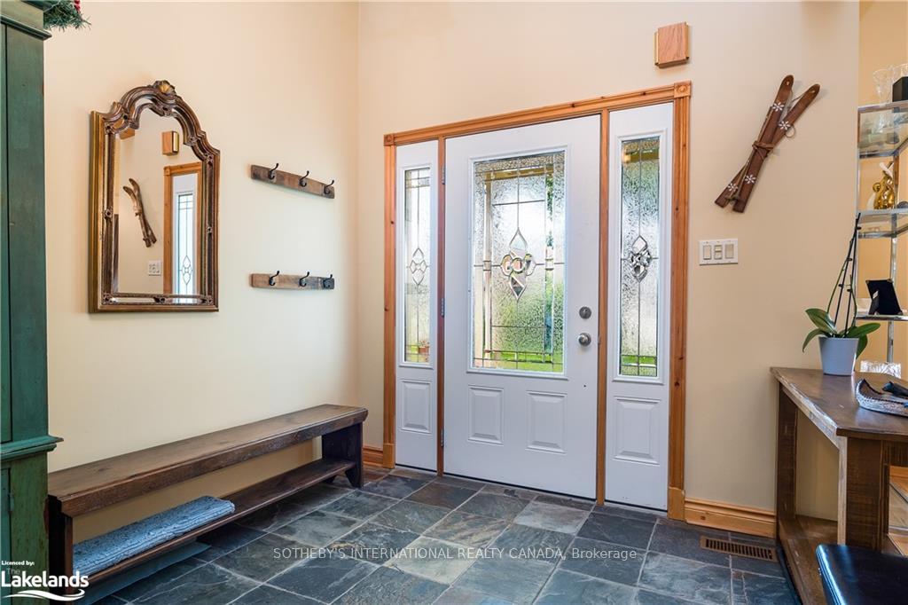 Photo 4 of 188 Brooker Boulevard, Blue Mountains — HOMEH