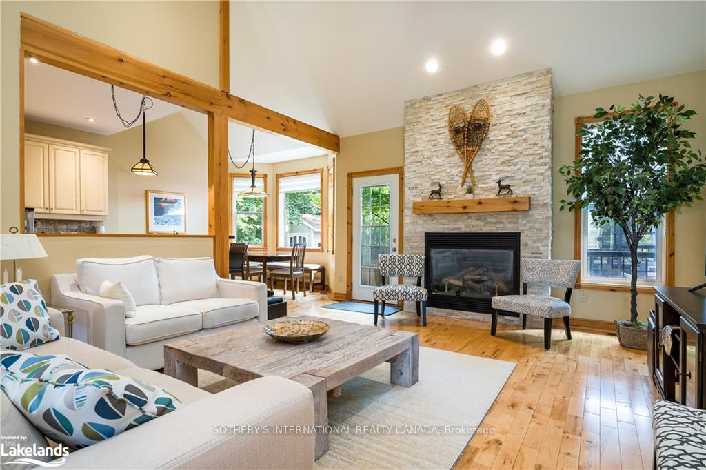 Photo 5 of 188 Brooker Boulevard, Blue Mountains — HOMEH