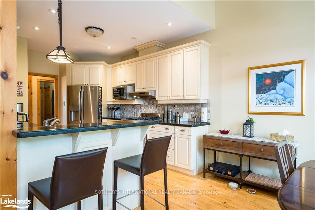 Photo 11 of 188 Brooker Boulevard, Blue Mountains — HOMEH
